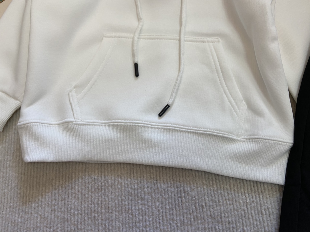 High-Quality Customized Horse Armor 2024/SS Short Colored Crucifixes Logo with Velvet Fabric - 图片 6