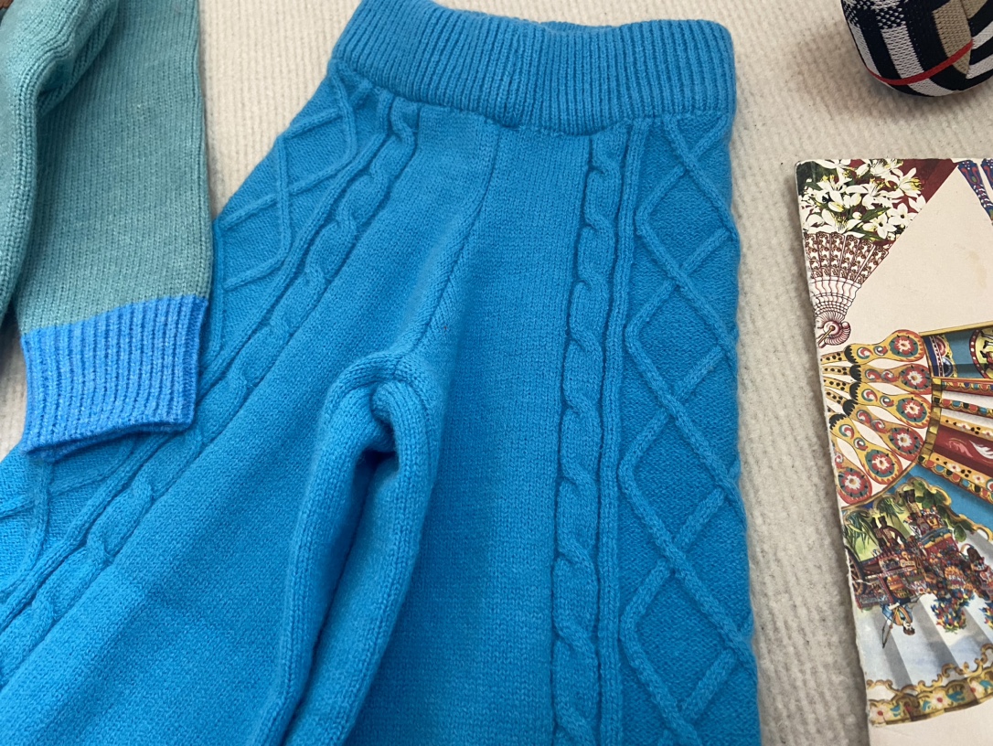 Trendy Knit Sweater and Broad-Legged Pants Set in Sea Salt Blue: Customer-Fabricated, High-Quality, Delicate - 图片 6