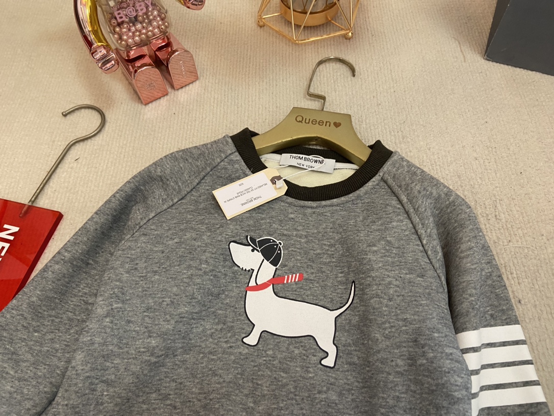 2024ss TB Official Network: High-End Velvet Tampons in Classical College Design - 图片 4