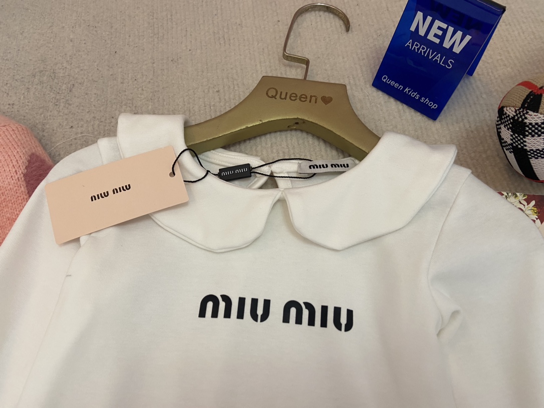 Miu Miu Classic Handcrafted Luxury Leather Shoulder Bag Ref 5