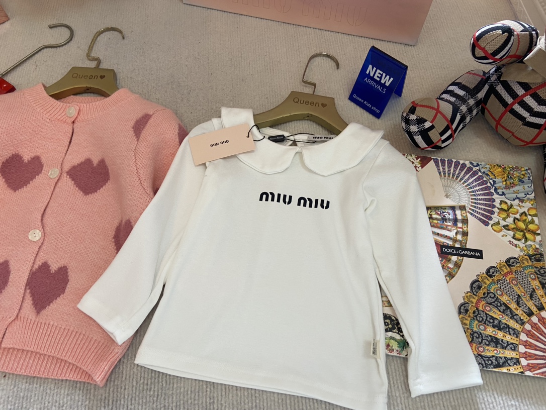 Miu Miu Classic Handcrafted Luxury Leather Shoulder Bag Ref 4