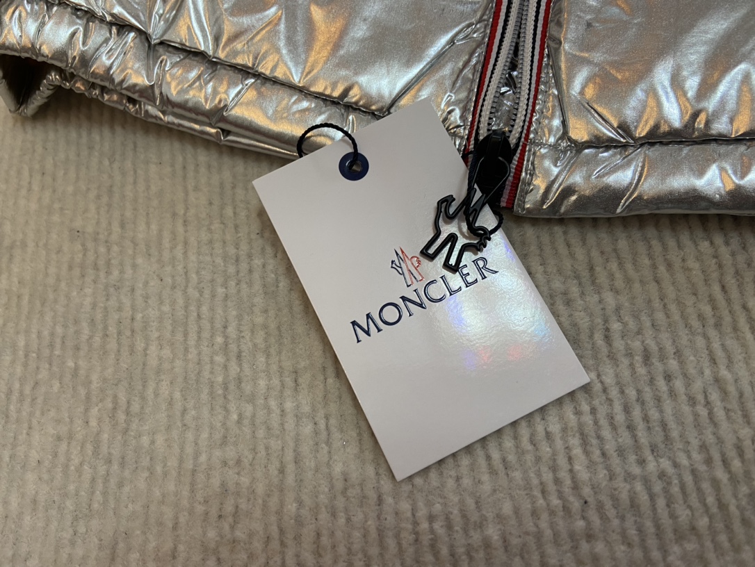 盟可睐 Moncler 高级成衣风衣外套及大衣服饰 #896A70EB 3
