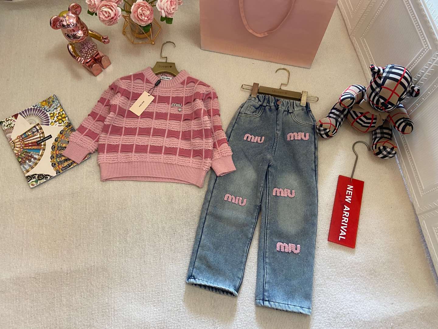 “New Fall/Winter Miu+Miu Suit: Sweater & Fluffy Jeans, Customer-Supplied Fabric, High-Quality”