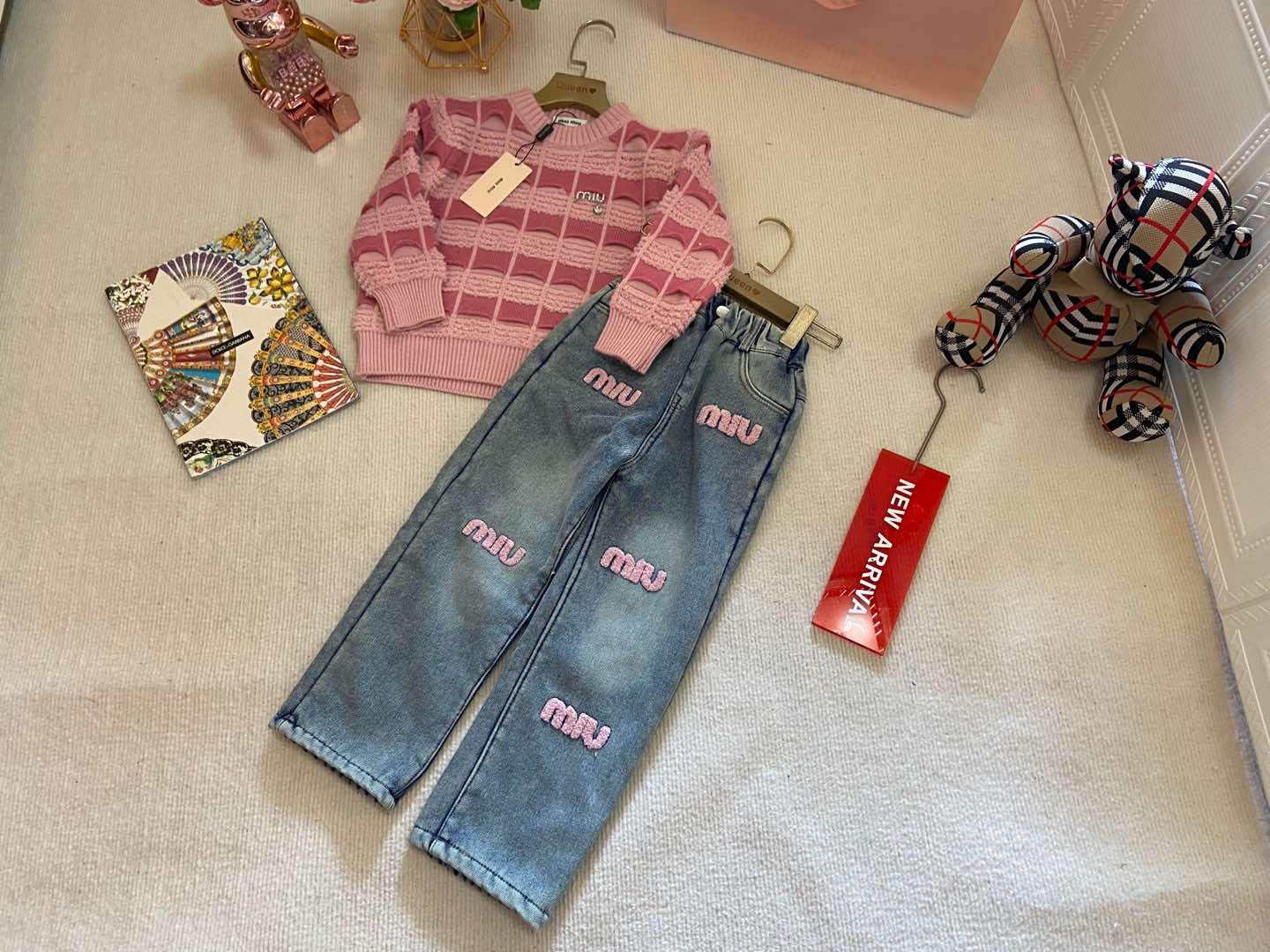“New Fall/Winter Miu+Miu Suit: Sweater & Fluffy Jeans, Customer-Supplied Fabric, High-Quality” - 图片 7