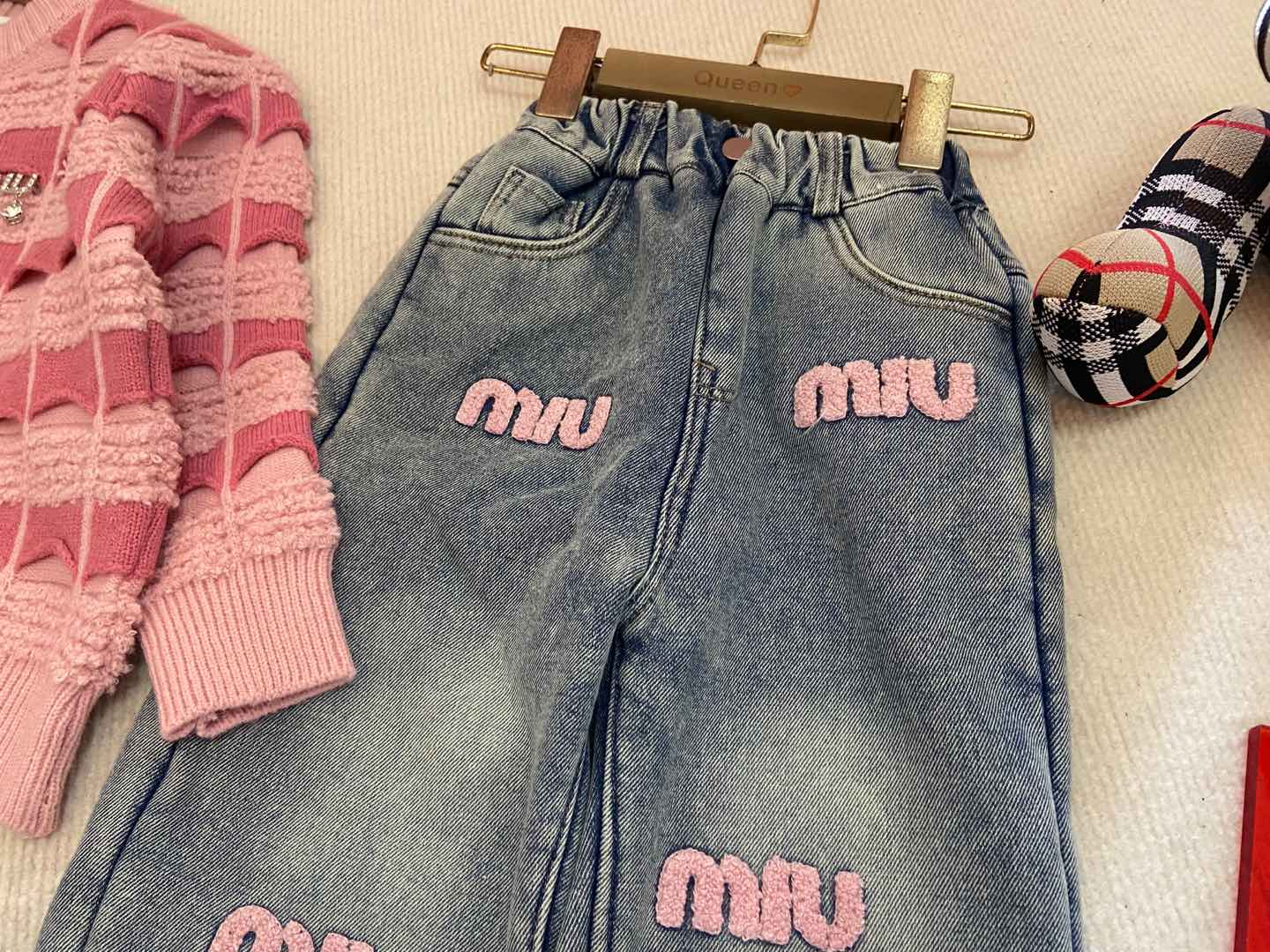 “New Fall/Winter Miu+Miu Suit: Sweater & Fluffy Jeans, Customer-Supplied Fabric, High-Quality” - 图片 5