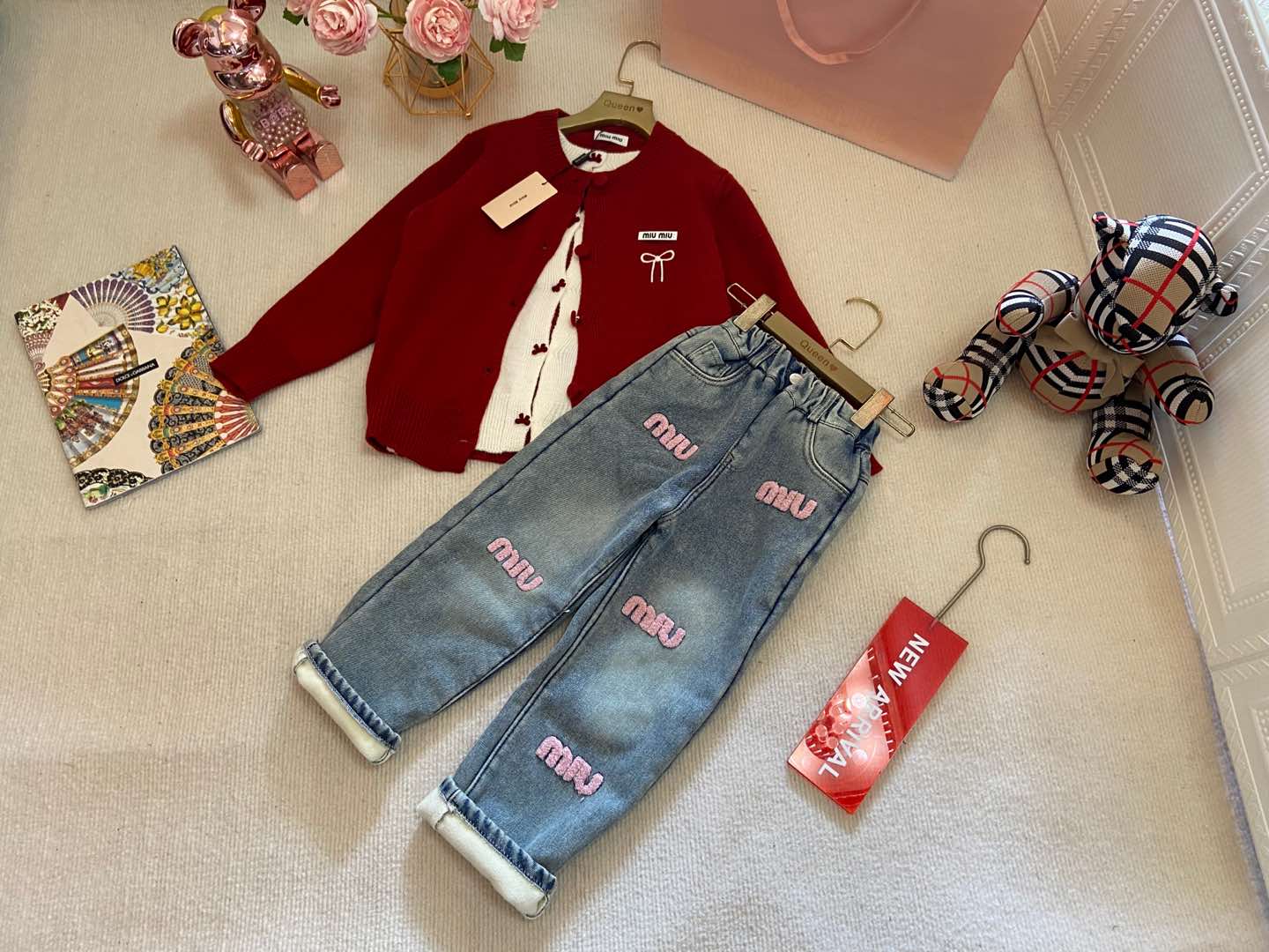Trendy Miu+Miu Suit: Soft Velvet Jeans, Custom Fabrics, High-Quality Details - 图片 8