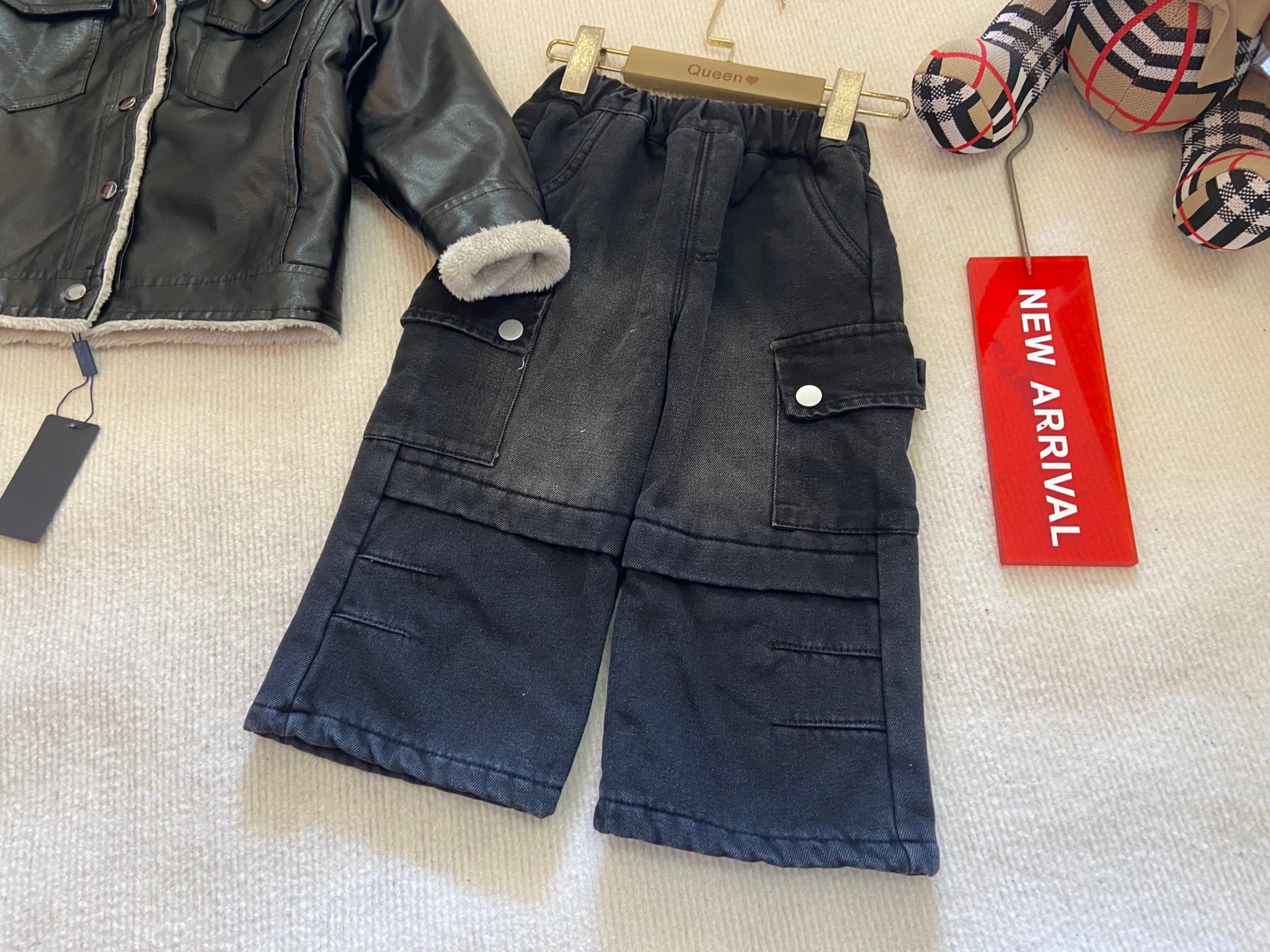 Velvet Leather Suit with Broad-legged Pants for Kids, High Quality, Various Sizes. - 图片 4