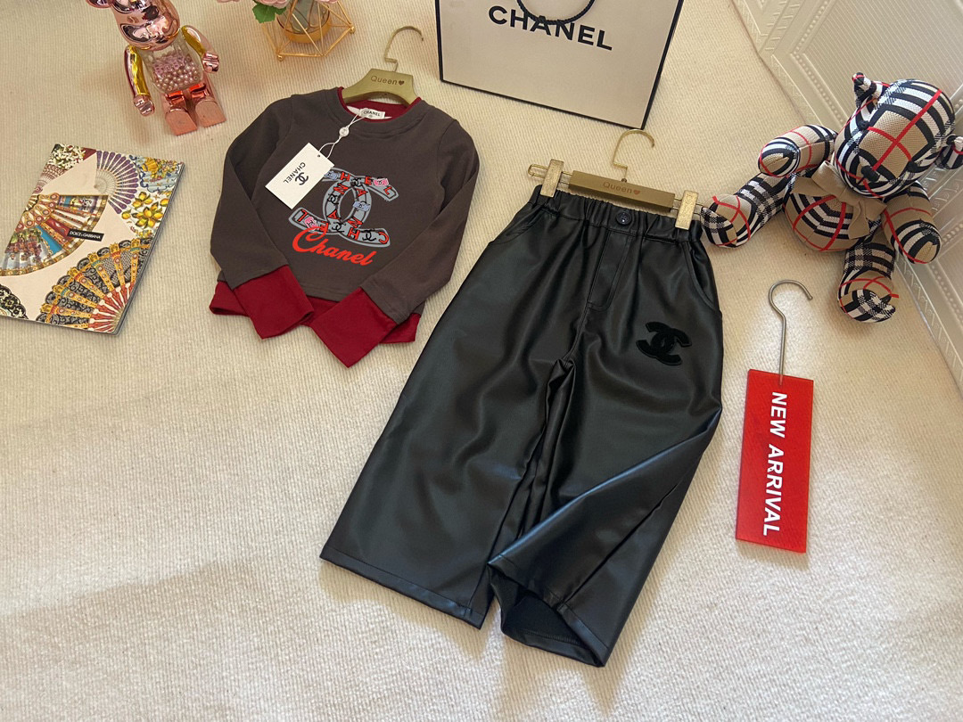 “HY326CChan*l Small Perfume Suit: Hottest Girl’s Outfit with Velvet Makeup Details” - 图片 2