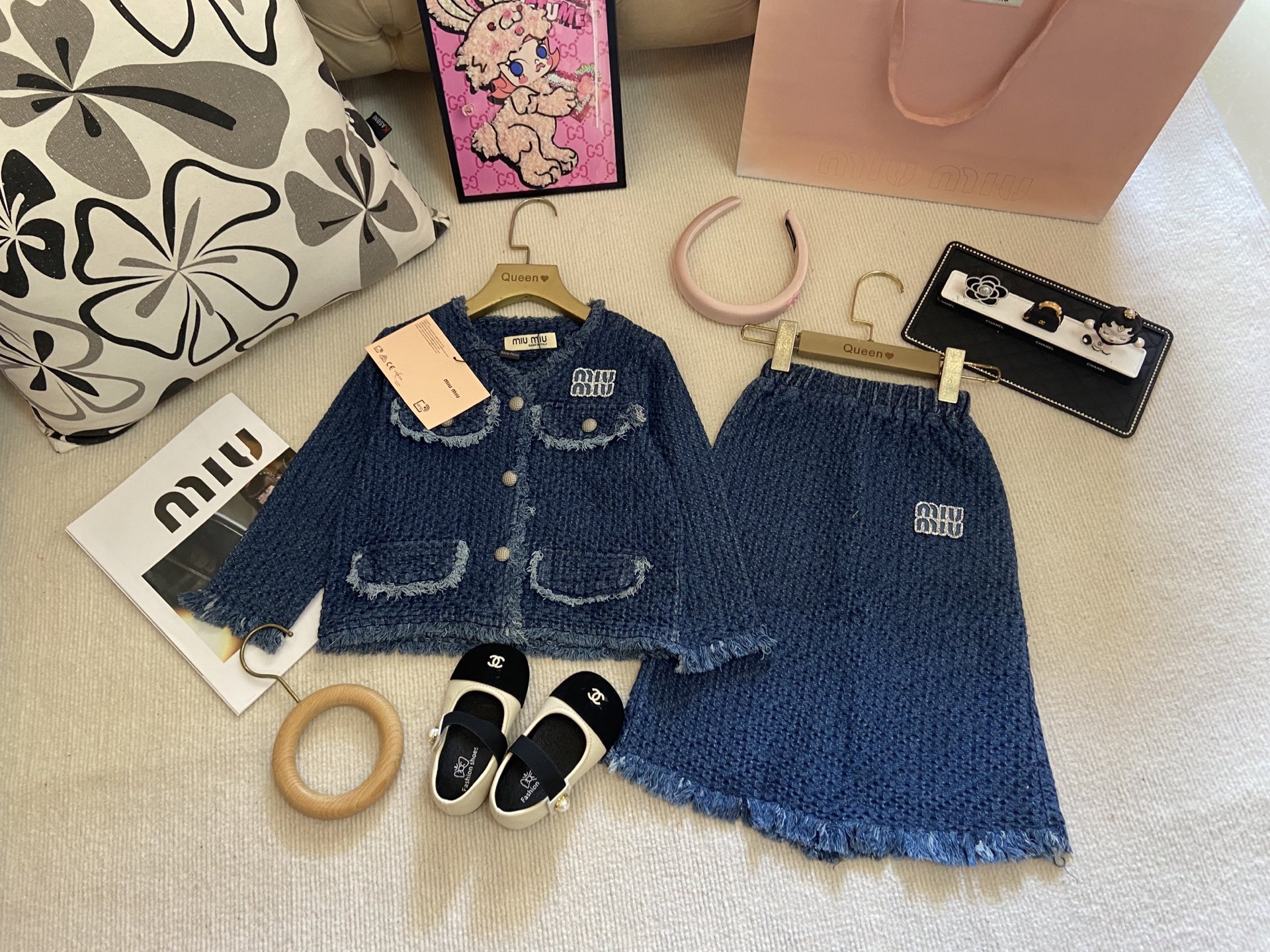 Tiro real exclusivo💗128 @ 2026ss mostrador de principios de otoño Miu * Miu, el último traje de falda con abertura de …