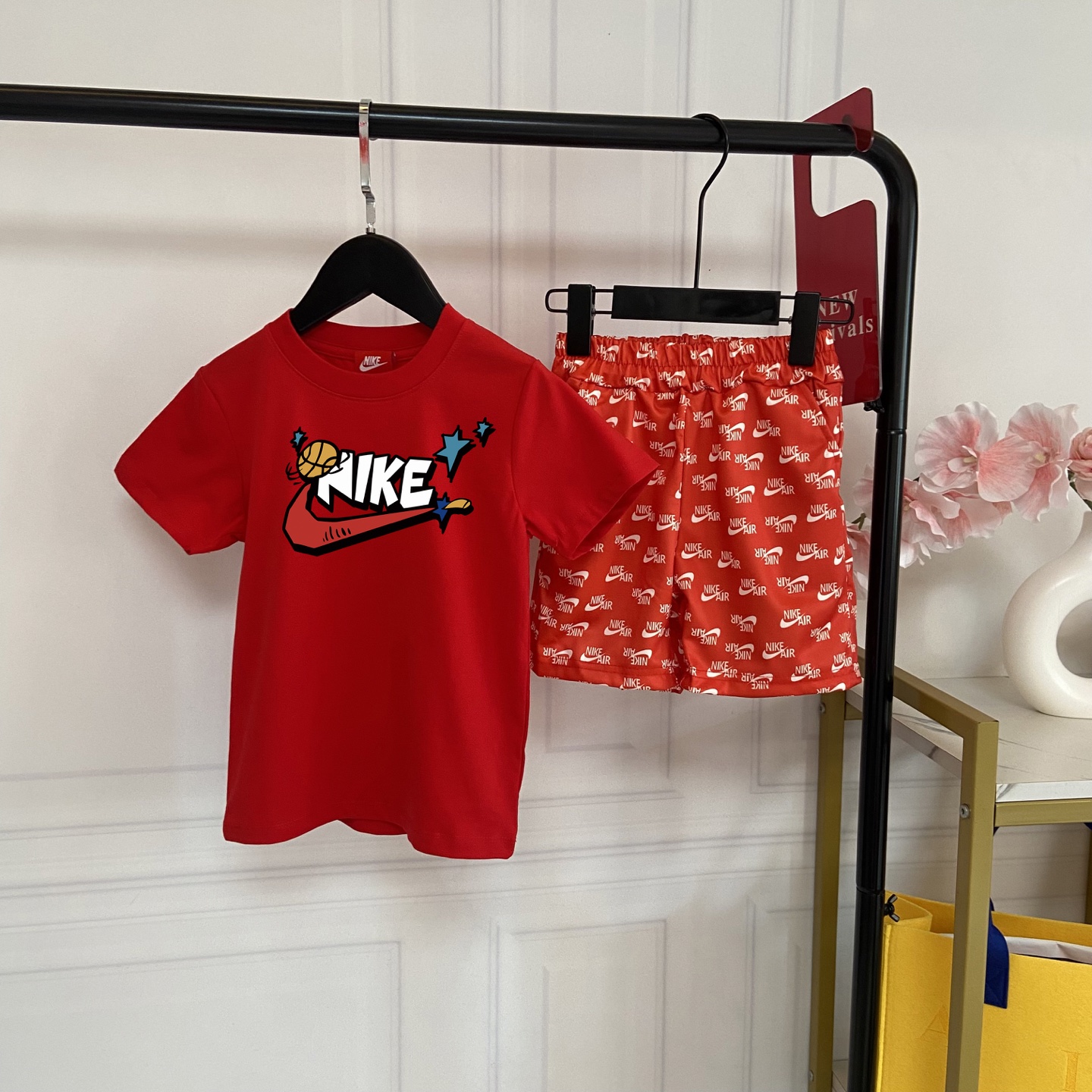 Fotos exclusivas reales 💗118@ NK🏀 Conjunto deportivo rojo vibrante, camiseta con estampado de baloncesto divertido: t…
