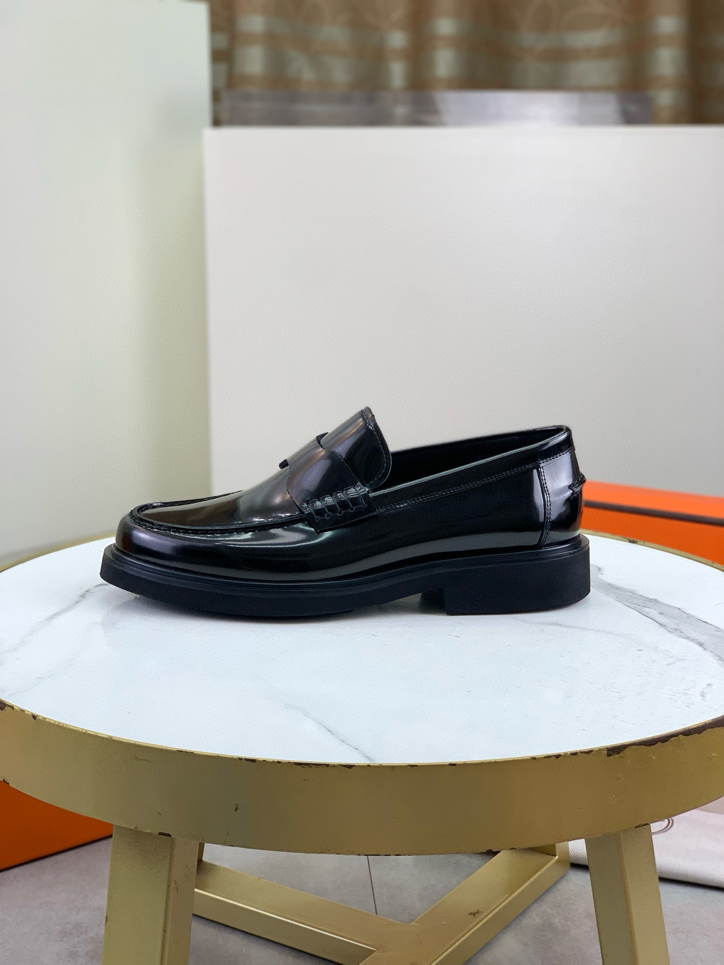 NO:346916,1:1 Original foamed outsole Brand Hermès (Hermès) standard men's code 39-45 (38 and 46 can be customized) grade official website same style Original single-quality material imported original soft calfskin Water-dyed cowhide inner Original Italian light foamed outsole style category Men's fashion Formal casual leather shoes Foot-sleeved men's shoes series Young fashion European and American trend British style Multiple colors available, Hermes, hermes, cowhide198609091:1 原版发泡大底 品牌Hermès（爱马仕）标准码男码39-45（38、46可以定做）等级官网同款 原单品质材料进口原版柔软小牛皮 水染牛皮内里 原版意大利轻便发泡大底款式类别男士时尚 正装休闲皮鞋 套脚款男鞋系列 年轻时尚 欧美潮流 英伦风格 颜色多款颜色可选,,hermes,hermes,cowhide,Men's shoes