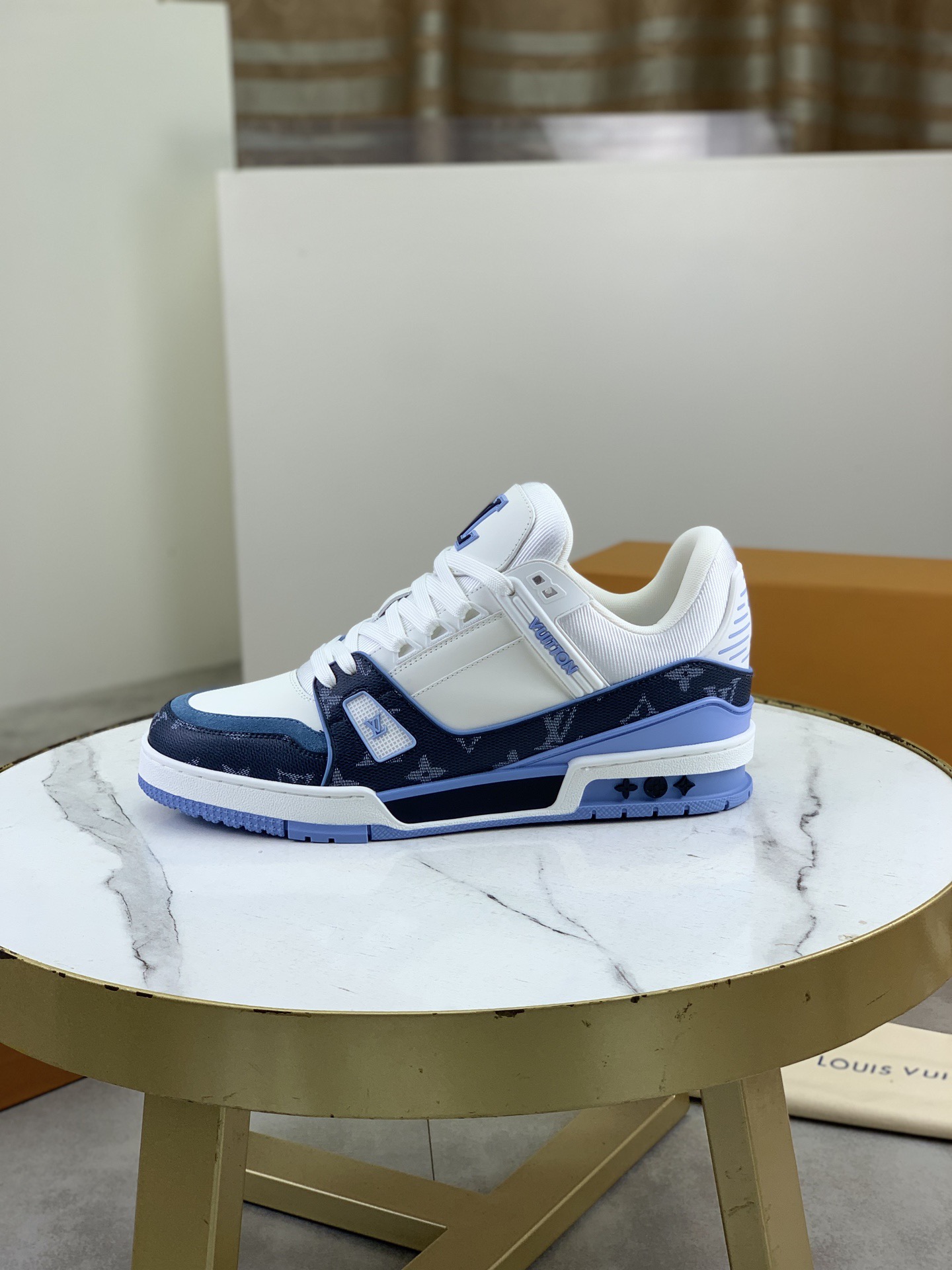 NO:779783,Top version [LOUIS VUITTON] craft model counter series (original order 1:1) new LV Louis Vuitton - top version LV classic high-top trendy shoes!  Made of imported original craft calfskin, original breathable lining, and original wear-resistant, lightweight, high-end TPU outsole!  High quality products!  Multiple colors available, code numbers 39-45 (38, 46 customized), louis vuitton, louis vuitton, louis vuitton, cowhide19860909顶级版本【LOUIS VUITTON）工艺款 专柜系列（原单1:1）新款LV路易威登 ——顶级版本 LV经典高帮潮鞋！选用进口原版工艺小牛皮 原版透气内里.原版耐磨轻便高端TPU大底！高品质精品！多款颜色可选,码数39-45（38、46定做）,,louis vuitton,louis vuitton,louis vuitton,cowhide,Men's shoes