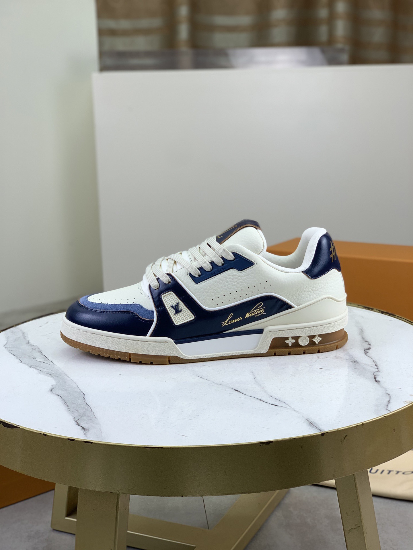 NO:779786,Top version [LOUIS VUITTON] counter series (original order 1:1) new LV Louis Vuitton - top version LV classic high-top trendy shoes!  Made of imported original craft calfskin, original breathable lining, and original wear-resistant, lightweight, high-end TPU outsole!  High quality products!  A variety of colors are available, sizes 39-45 (38 and 46 can be customized), louis vuitton, louis vuitton, louis vuitton, cowhide19860909顶级版本【LOUIS VUITTON）专柜系列（原单1:1）新款LV路易威登 ——顶级版本 LV经典高帮潮鞋！选用进口原版工艺小牛皮 原版透气内里.原版耐磨轻便高端TPU大底！高品质精品！多款颜色可选,码数39-45（38、46可以定做）,,louis vuitton,louis vuitton,louis vuitton,cowhide,Men's shoes