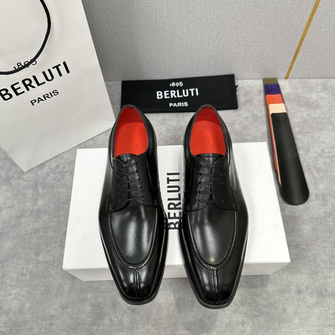 NO:783846,Berlut*'s new men's hand-rubbed formal leather shoes are shipped with high-quality imported calfskin uppers. Hand-rubbed process effects. Upper splicing design details, hand-stitched cowhide mark threads. Every detail and spiritual inheritance of Berlut* is demonstrated. Semi-Goodyear cold-bonding process. Simple atmosphere. The texture of the leather is vividly displayed. Exquisite hand-made color-buffing features. Water-dyed calfskin inside.  The Italian genuine leather outsole has a rubber backing added to the heel for excellent anti-slip effect. A pair of shoes with a very artistic charm and original private mold badge shoe horns are on sale in original customized packaging!  Standard leather shoe sizes 39-44 (38.45.46 customized),,cowhide,Leather soles19860909Berlut* 布鲁提 新款男士手工擦色正装皮鞋出货甄选优质进口小牛皮鞋面 手工擦色工艺处理效果 鞋面拼接设计细节,牛皮马克线手缝拼接 处处彰显着 Berlut* 的细节与精神传承 半固特异冷粘工艺 古朴大气 将皮料质感展现得淋漓精致手工改色擦色特色内里水染小牛皮 意大利真皮大底后跟加入橡胶底片防滑效果极好 很有艺术韵味的一双鞋子搭配原版私模徽章鞋拔原版定制包装发售！ 标准皮鞋码数39-44（38.45.46定做）,,cowhide,Leather soles,Men's shoes