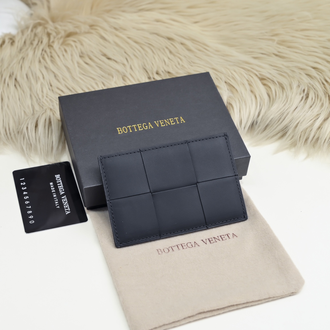 Bottega Veneta Men's Leather Card Holder - Premium Quality & Design 2 i1718385937 6720 4