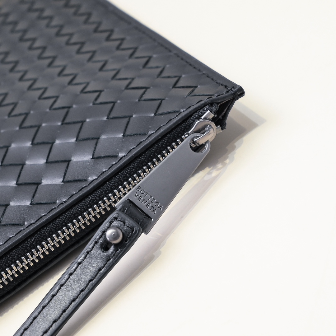 Bottega Veneta-Inspired Woven Leather Clutch Bag, Stylish Handbag for Men 6 i1722447467 435 3