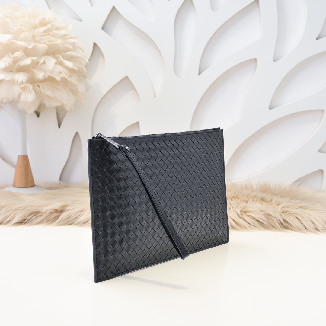 Bottega Veneta-Inspired Woven Leather Clutch Bag, Stylish Handbag for Men 3 i1722447467 5323 4