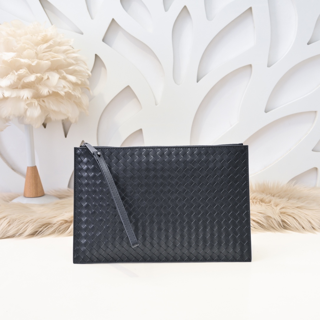 Bottega Veneta-Inspired Woven Leather Clutch Bag, Stylish Handbag for Men 2 i1722447467 8934 2