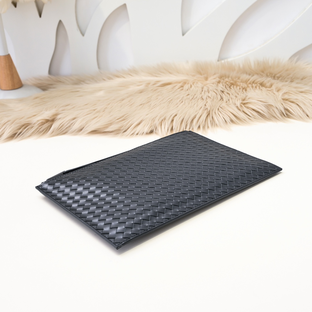 Bottega Veneta-Inspired Woven Leather Clutch Bag, Stylish Handbag for Men 8 i1722447467 9868 1