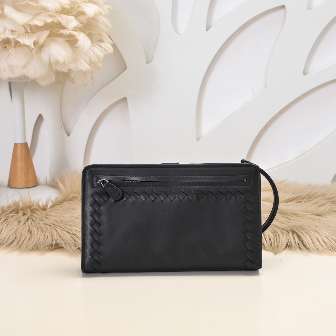 Bottega Veneta Men's Leather Wallet - Premium Quality, Stylish Design, 23x13x4cm 4 i1729877314 3905 2