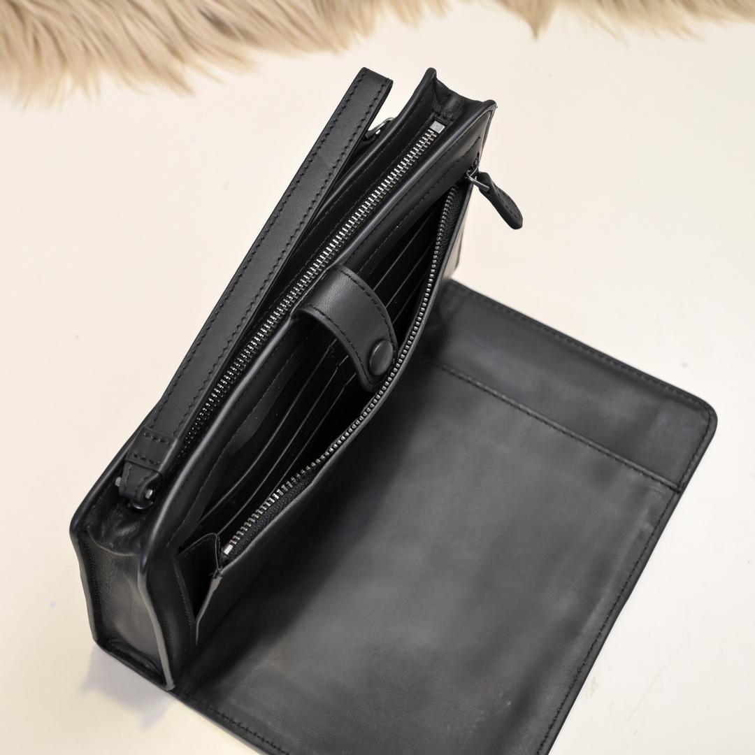 Bottega Veneta Men's Leather Wallet - Premium Quality, Stylish Design, 23x13x4cm 7 i1729877314 8259 3