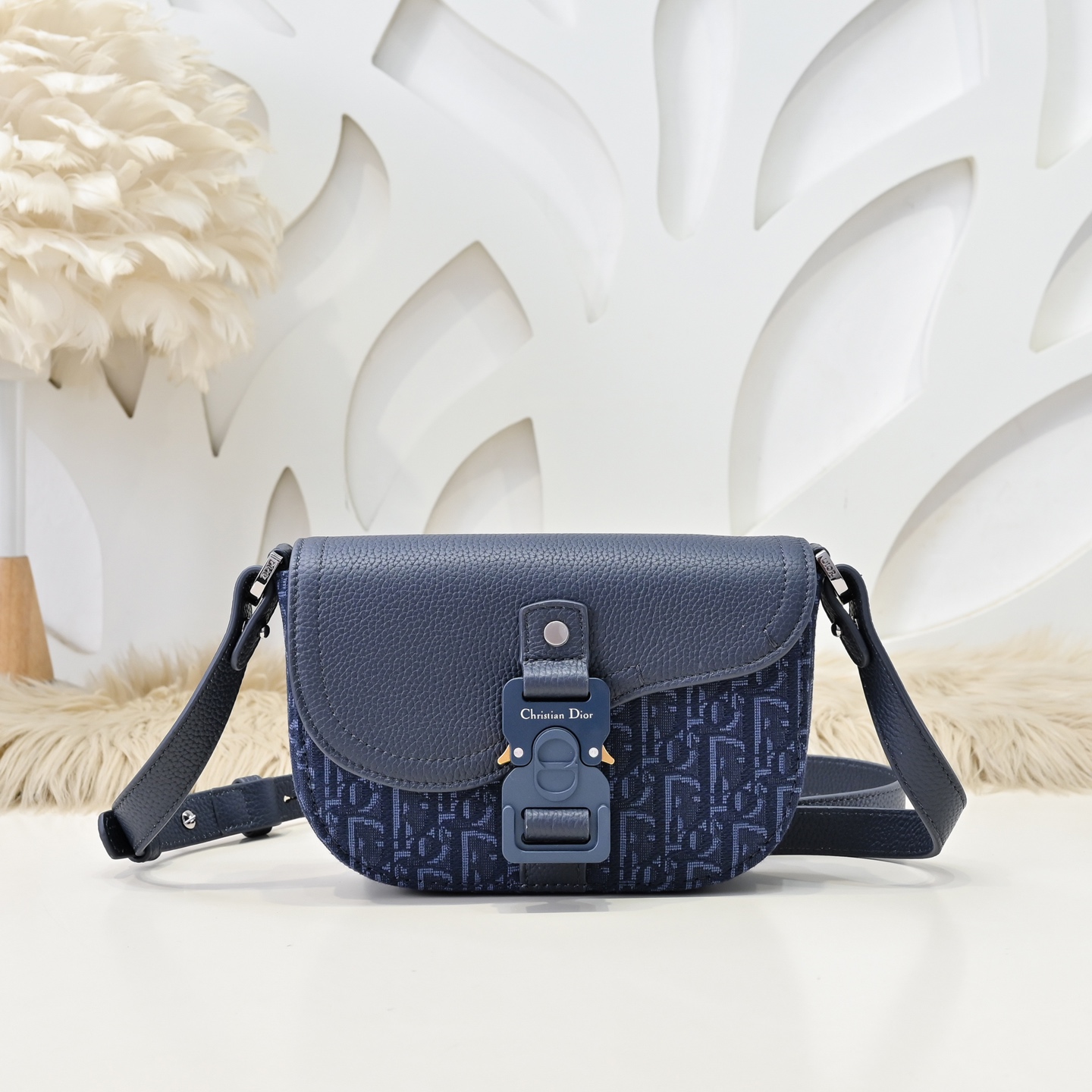 Bolso Bandolera Dior Oblique Azul Marino para Mujer - Elegancia y Funcionalidad