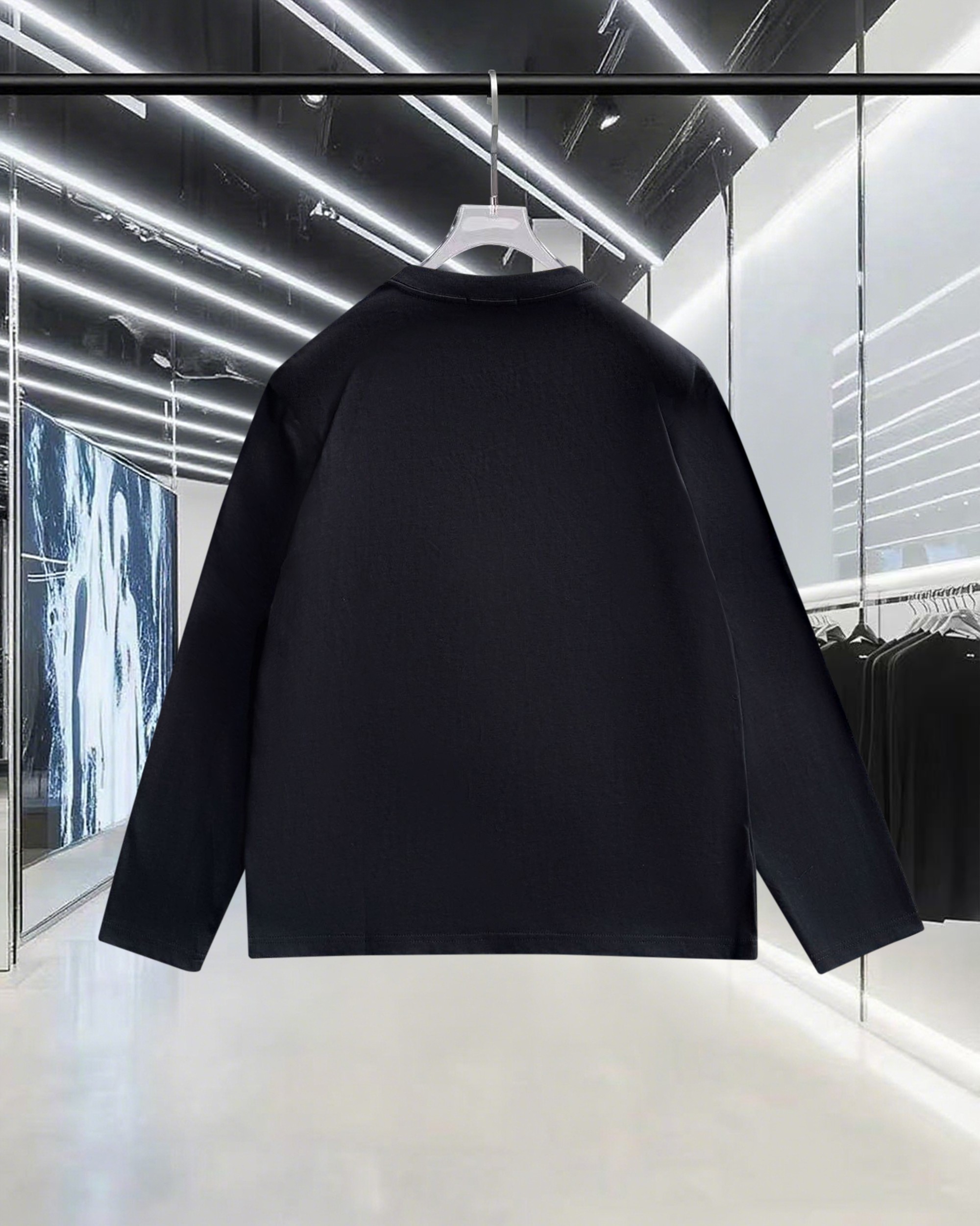 🅿️120
PRADA/普拉达 梭织拼接拉链口袋 定制三角标LOGO 男女同款套头长袖T恤
品牌经典   纯棉面料
2025ss官方同步  高版本 高品质
时尚个性  百搭潮流
纯原品质  原版面料
吊牌 领标 水洗麦 三标齐全
颜色: 黑色.白色.
尺码：XS S M L