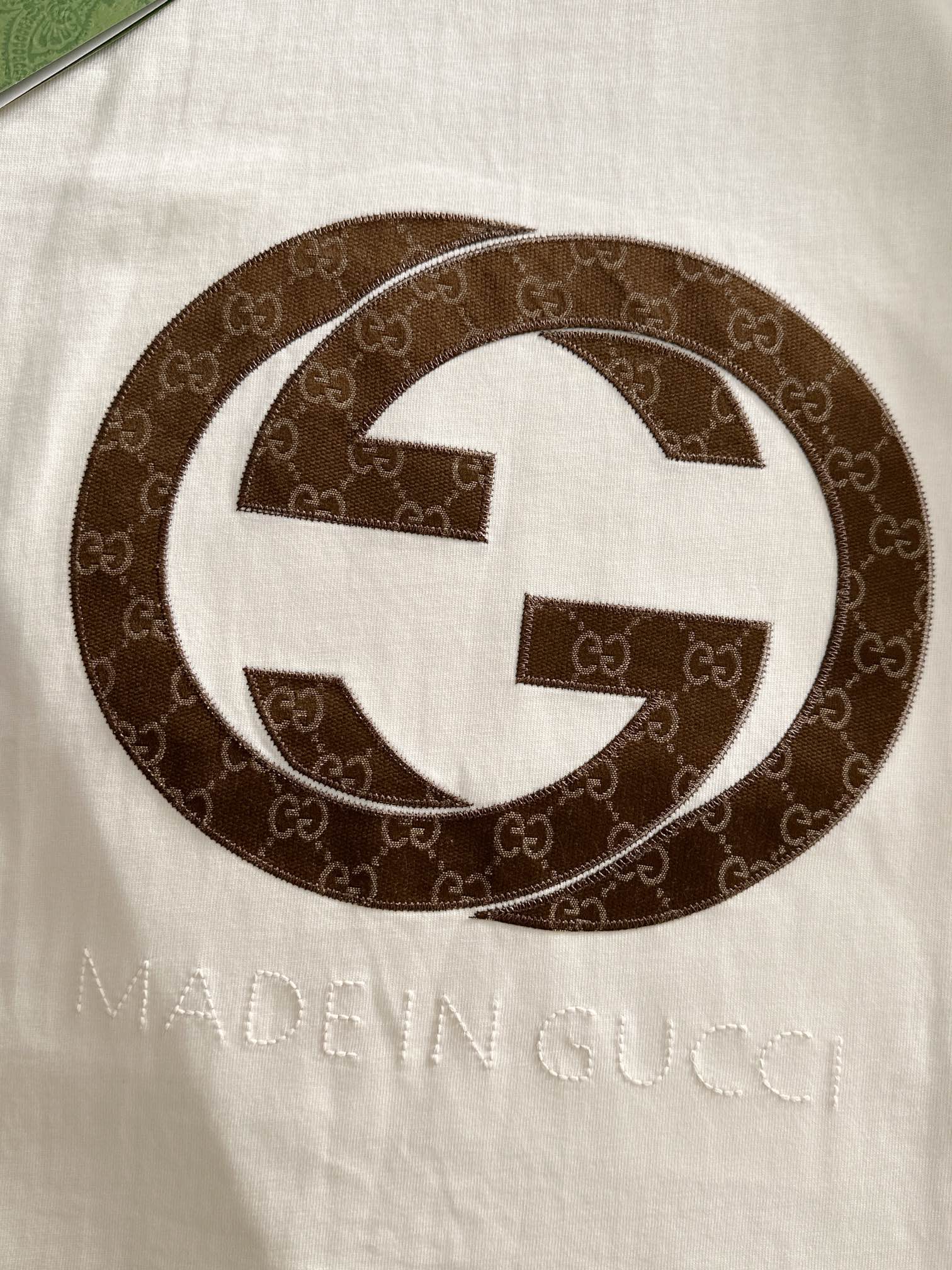 🅿️120
GUCCI/古驰 双G贴布刺绣字母logo 后背植绒腰带 男女同款 套头圆领长袖T恤
品牌经典   纯棉面料
2025ss官方同步  高版本 高品质
时尚个性  百搭潮流
纯原品质  原版面料
吊牌 领标 水洗麦 三标齐全
颜色: 黑色.杏色.
尺码：XS S M L