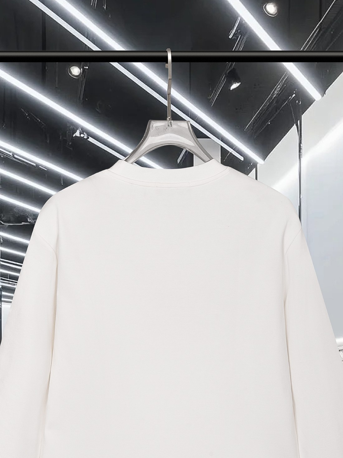 🅿️135
Arcteryx/始祖鸟 2025Fw秋冬新款 胸前手袖经典刺绣🪡logo字母标识图案 男女同款 套头圆领长袖T恤
品牌经典   纯棉面料
官方同步  高版本 高品质
时尚个性  百搭潮流
纯原品质  原版面料
吊牌 领标 水洗麦 三标齐全
颜色: 黑色.白色.
尺码：XS-L