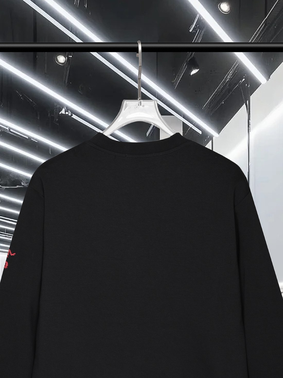 🅿️135
Arcteryx/始祖鸟 2025Fw秋冬新款 胸前手袖经典刺绣🪡logo字母标识图案 男女同款 套头圆领长袖T恤
品牌经典   纯棉面料
官方同步  高版本 高品质
时尚个性  百搭潮流
纯原品质  原版面料
吊牌 领标 水洗麦 三标齐全
颜色: 黑色.白色.
尺码：XS-L