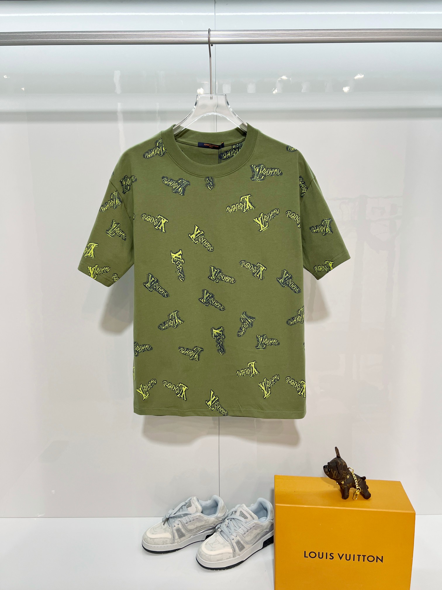 P85 Louis Vuitton / Louis Vuitton Camiseta de manga corta con cuello redondo de 320 g de alta calidad Marca clásica 1V …