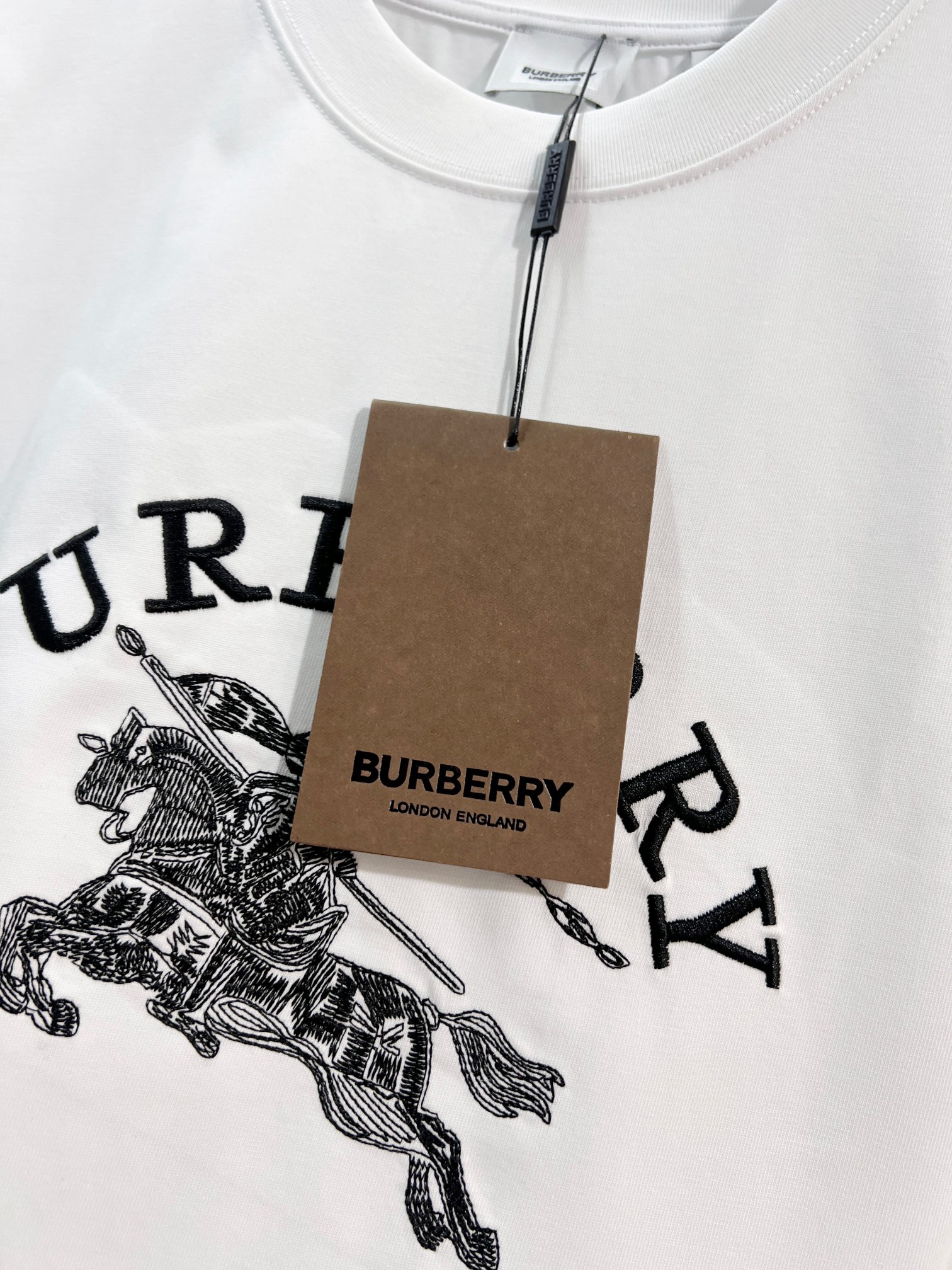 Burberry Burberry 巴宝莉 BBR 2026新款 前后万针刺绣战马logo 短袖t恤