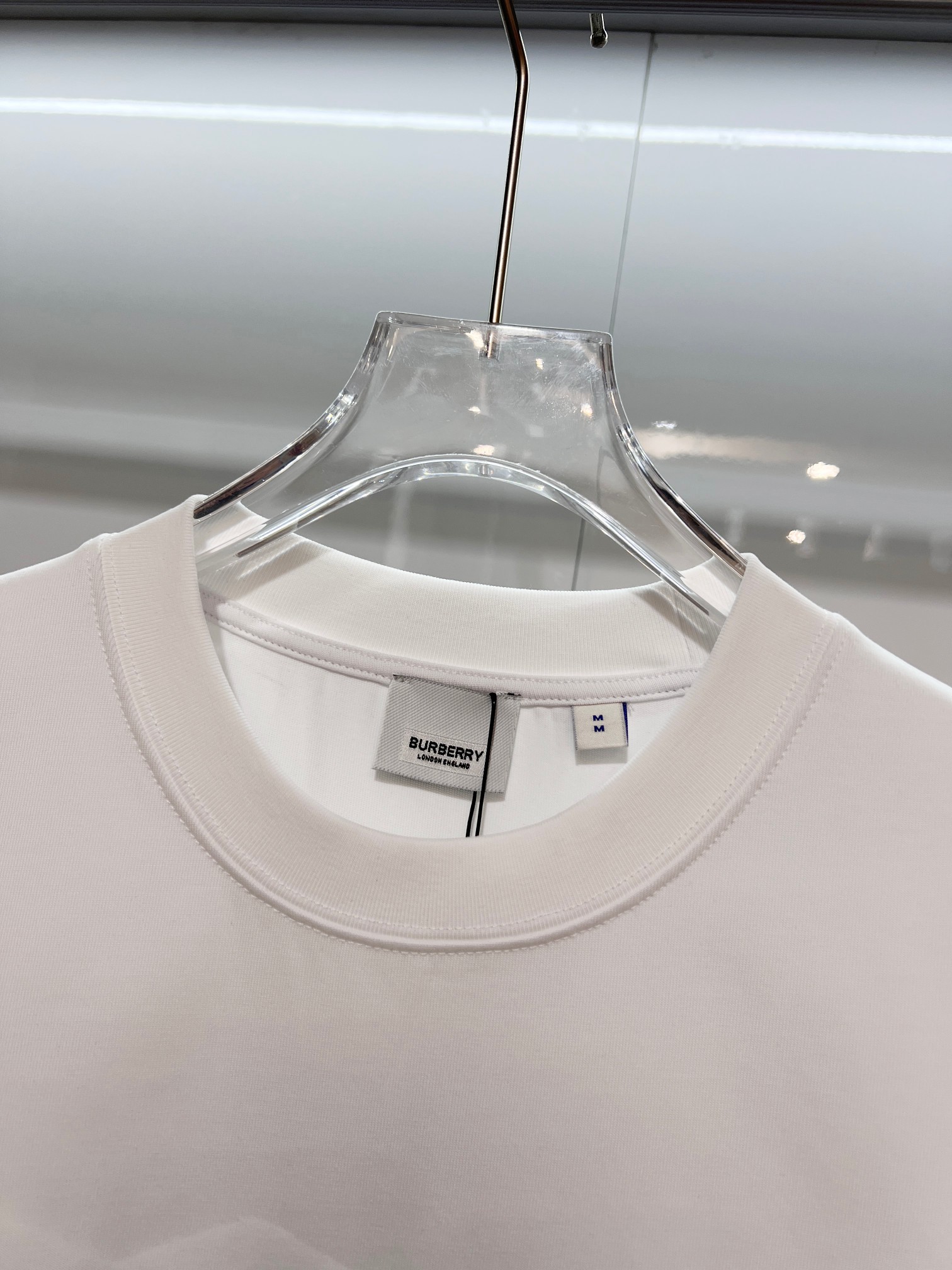 Burberry Burberry 巴宝莉 BBR 2026新款 前后万针刺绣战马logo 短袖t恤