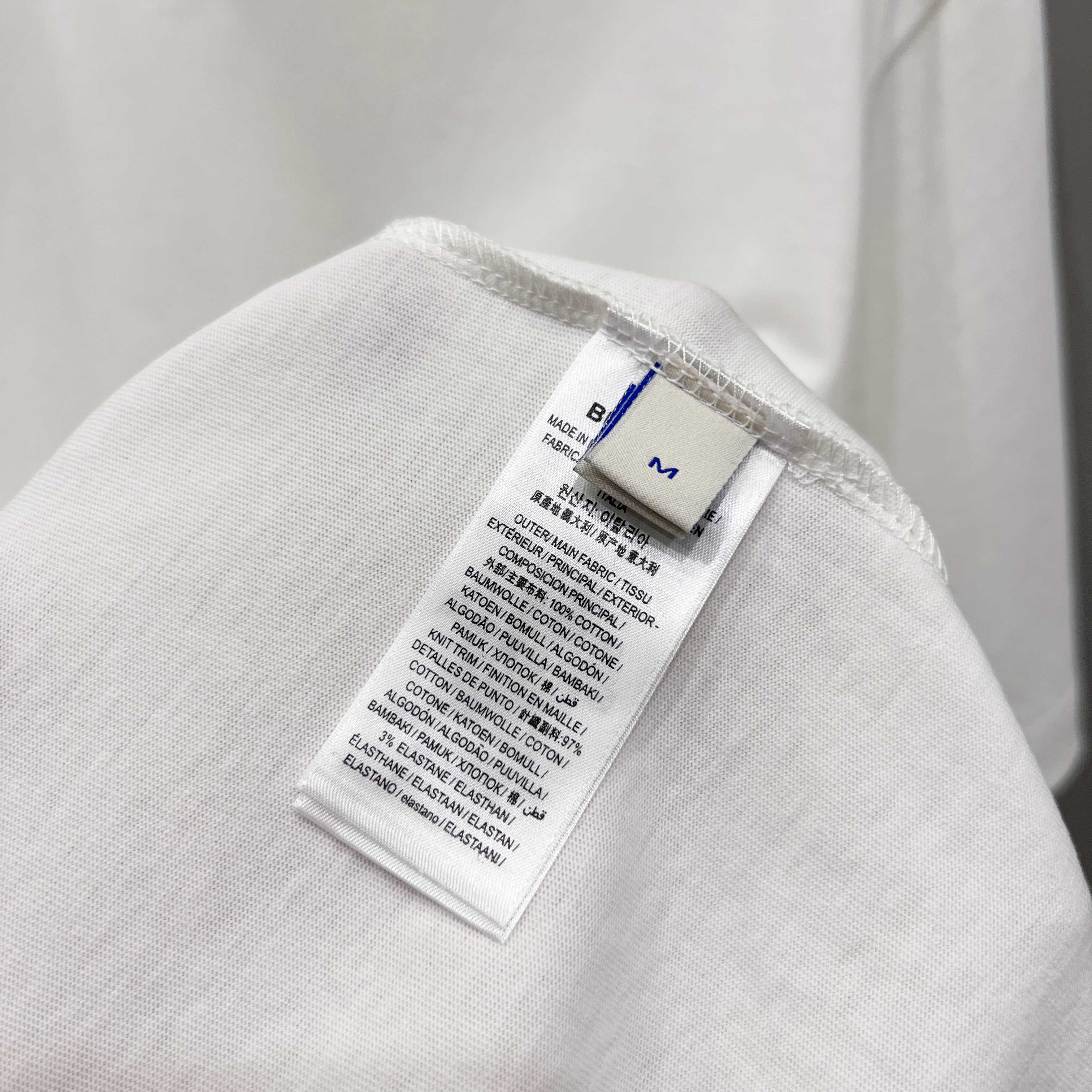 Burberry Burberry 巴宝莉 BBR 2026新款 前后万针刺绣战马logo 短袖t恤