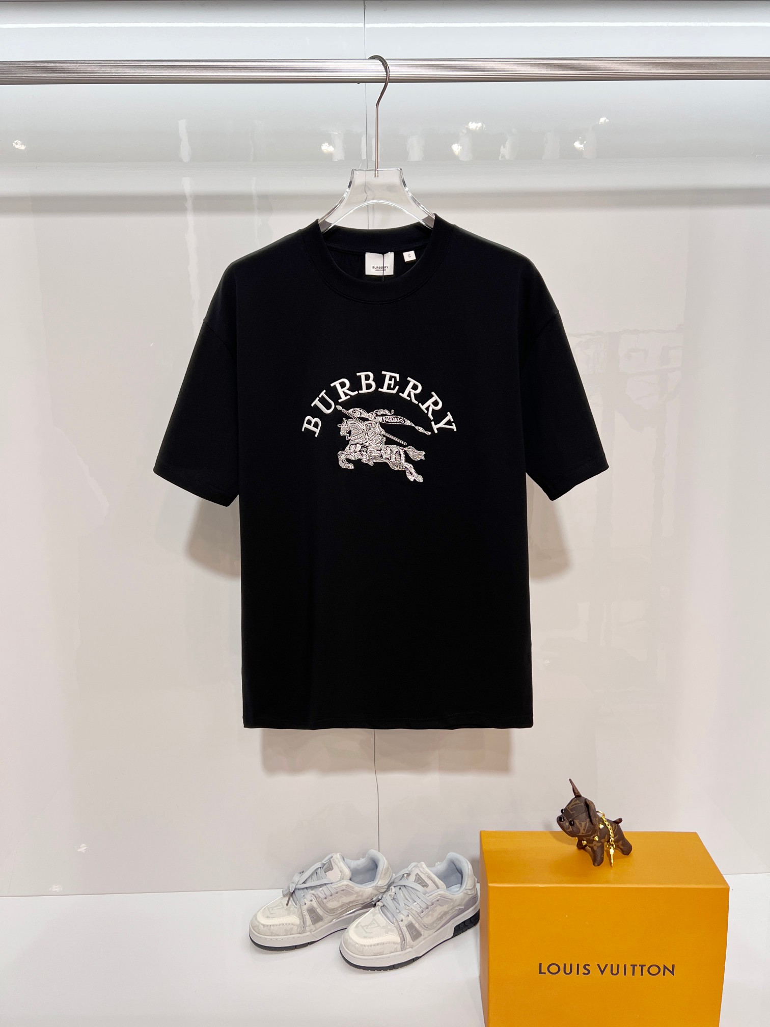 Burberry Burberry 巴宝莉 BBR 2026新款 前后万针刺绣战马logo 短袖t恤