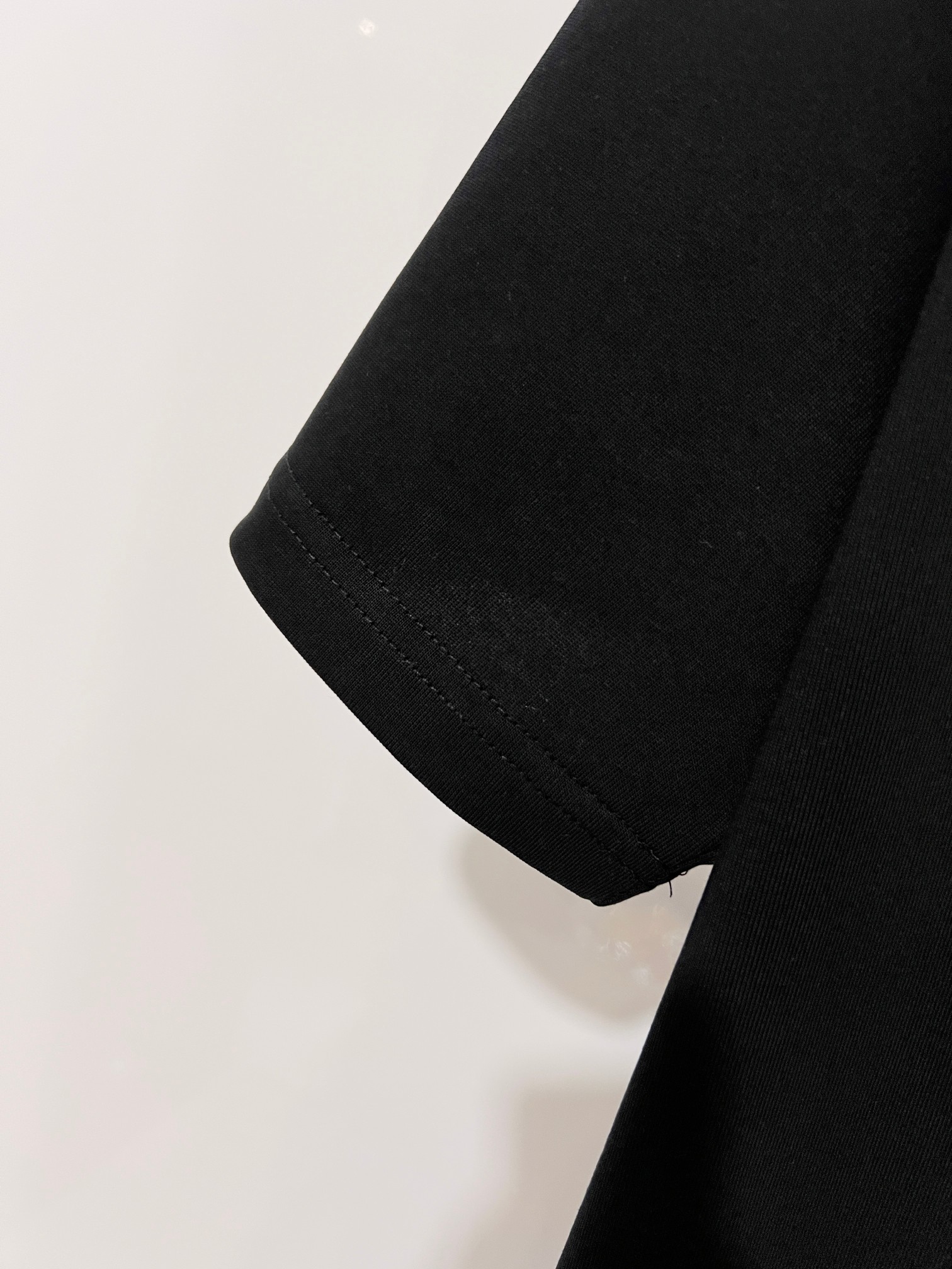 Burberry Burberry 巴宝莉 BBR 2026新款 前后万针刺绣战马logo 短袖t恤