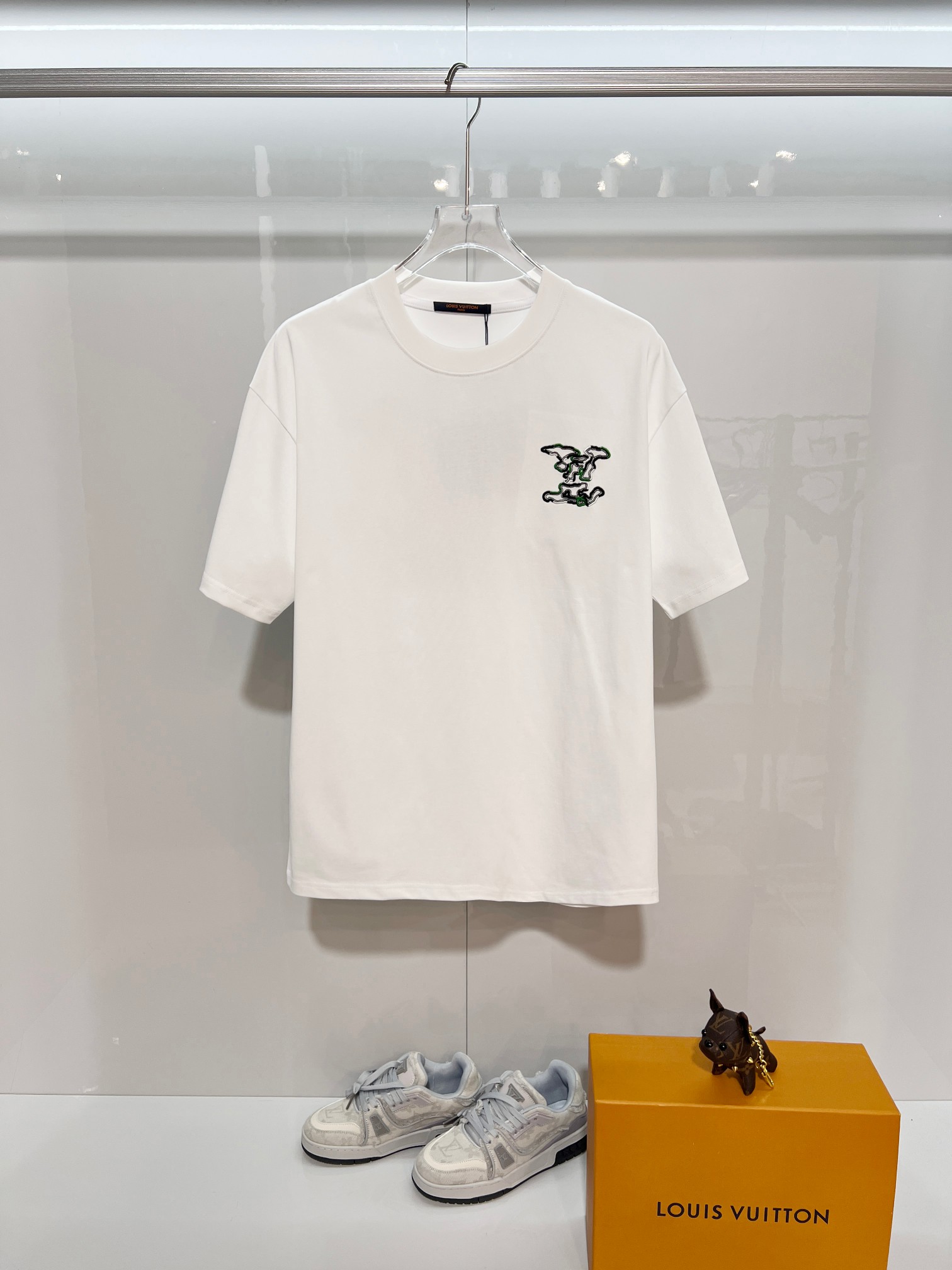 Louis Vuitton Louis Vuitton 路易威登 LV 驴家 2026新款 前后拼色万针刺绣logo 短袖t恤