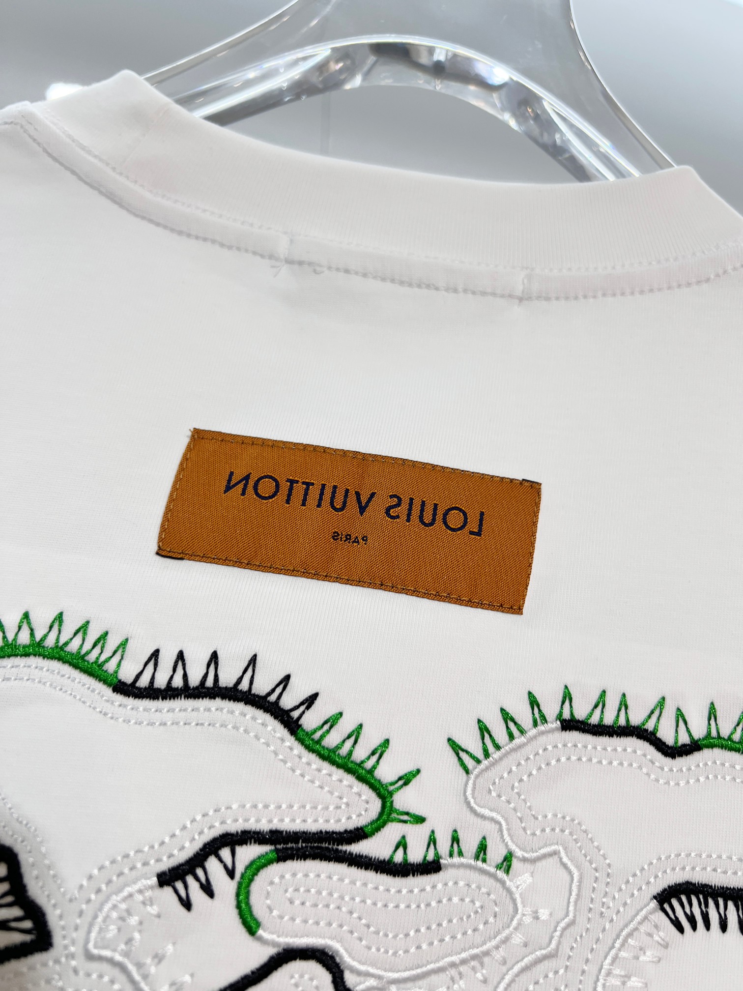 Louis Vuitton Louis Vuitton 路易威登 LV 驴家 2026新款 前后拼色万针刺绣logo 短袖t恤