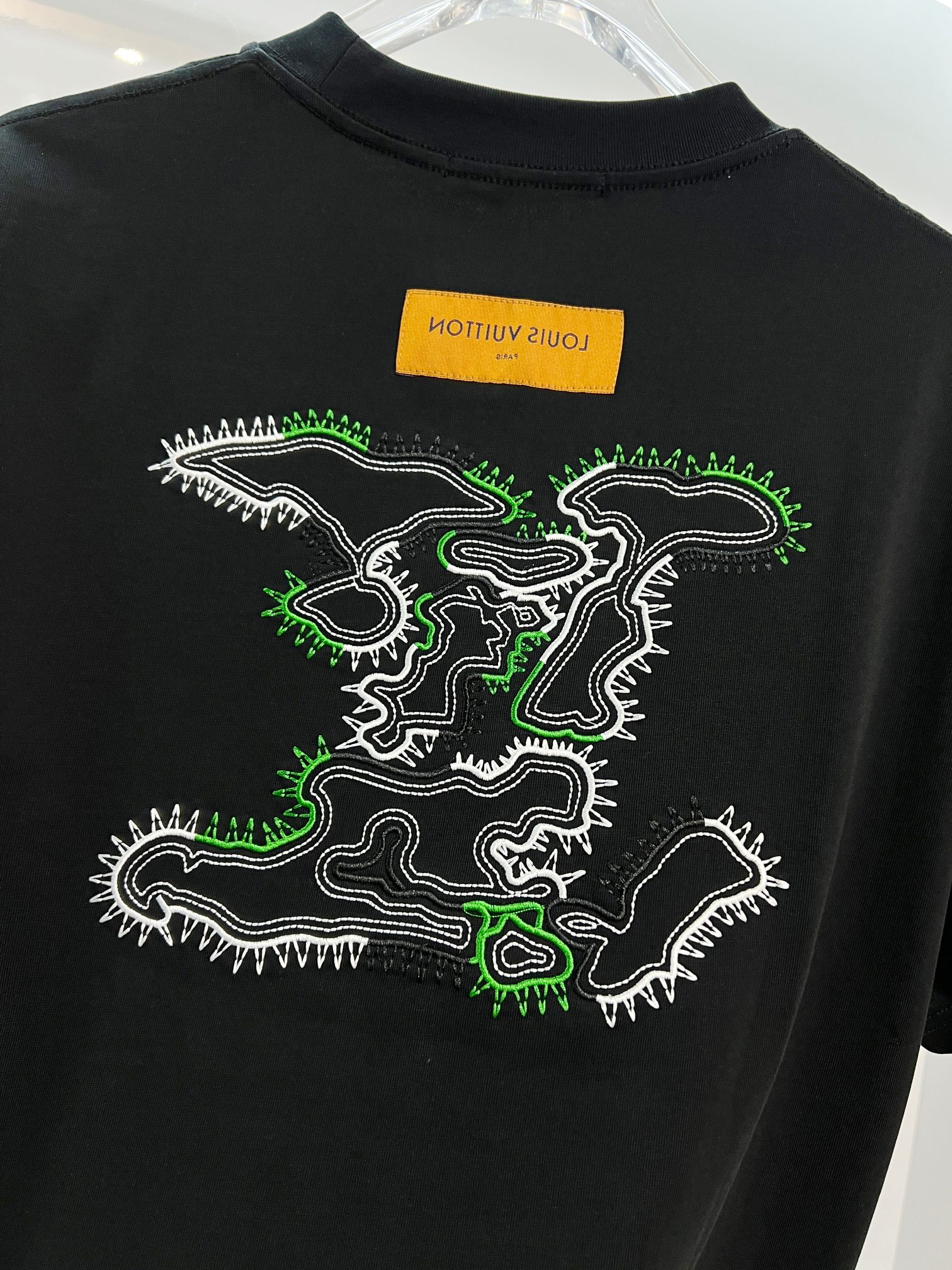 Louis Vuitton Louis Vuitton 路易威登 LV 驴家 2026新款 前后拼色万针刺绣logo 短袖t恤