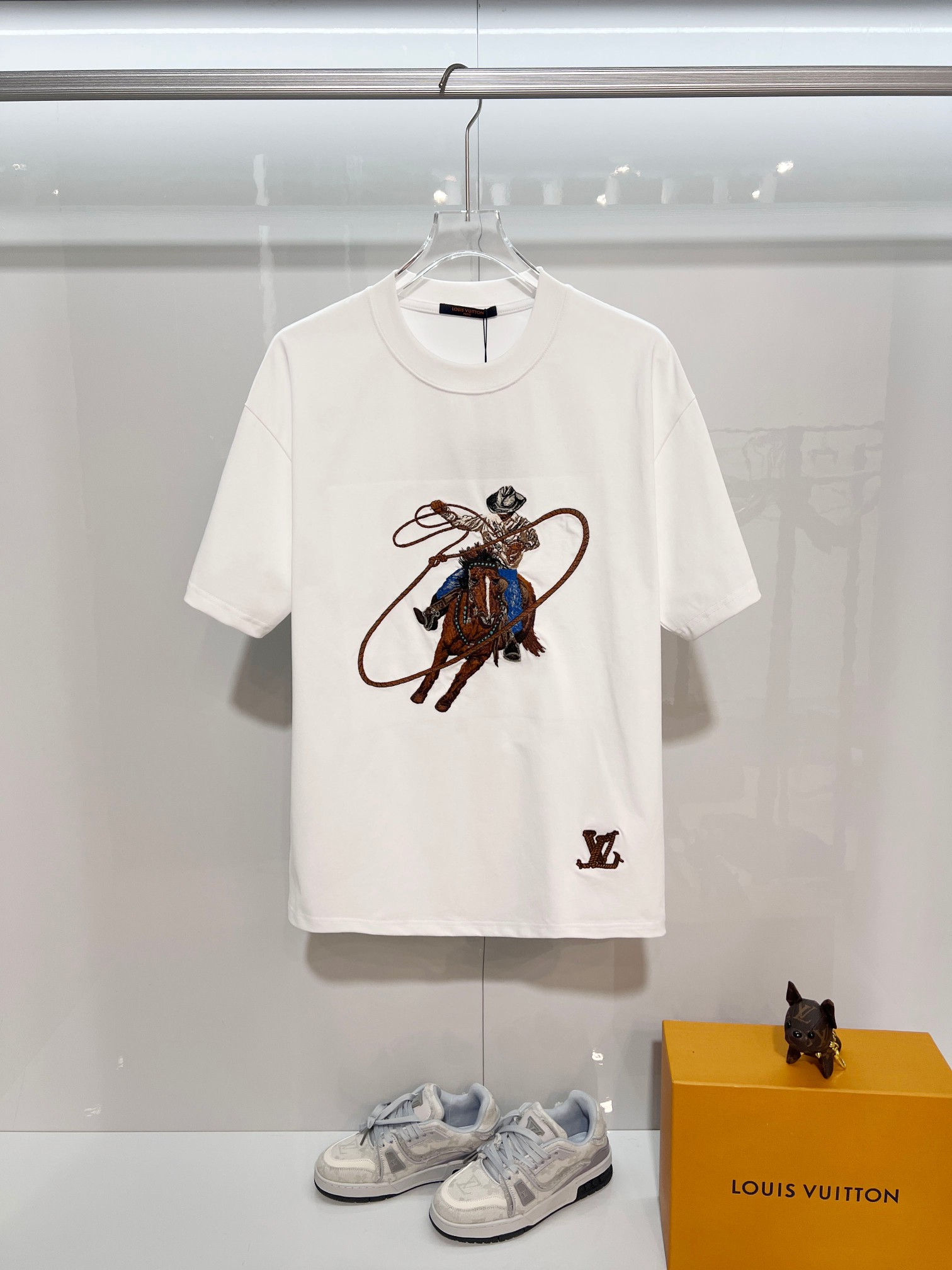Louis Vuitton Louis Vuitton 路易威登 LV 驴家 进口机重工刺绣西部牛仔套马绳索logo 短袖t恤