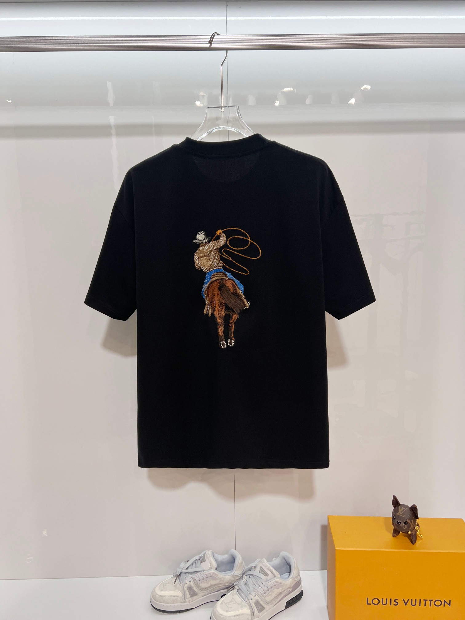 Louis Vuitton Louis Vuitton 路易威登 LV 驴家 进口机重工刺绣西部牛仔套马绳索logo 短袖t恤