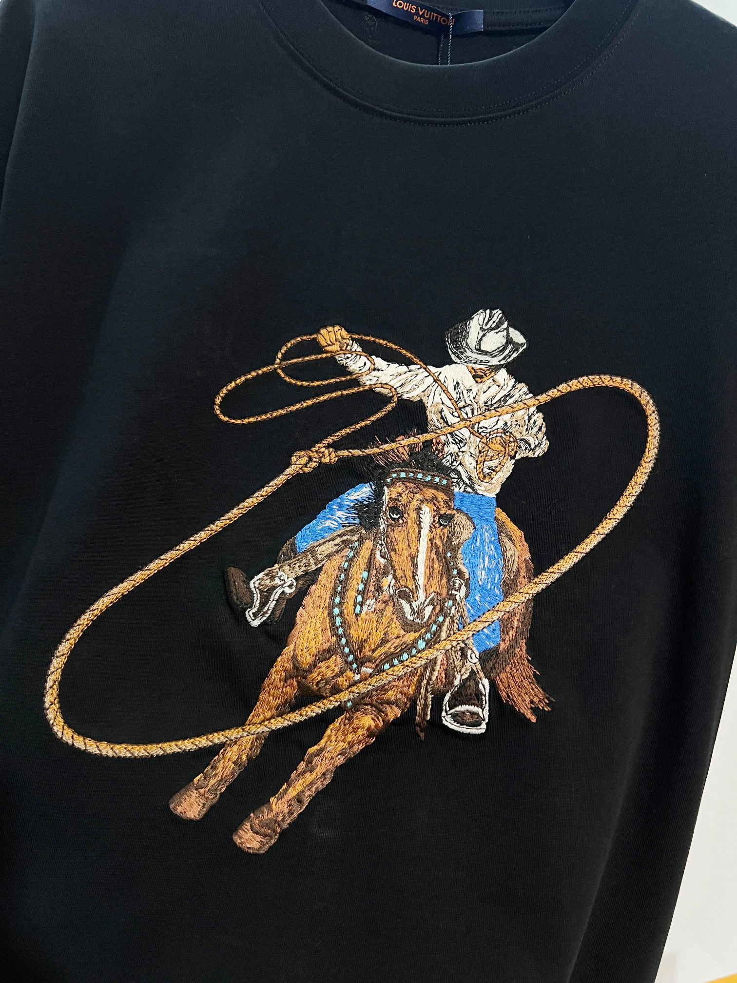 Louis Vuitton Louis Vuitton 路易威登 LV 驴家 进口机重工刺绣西部牛仔套马绳索logo 短袖t恤