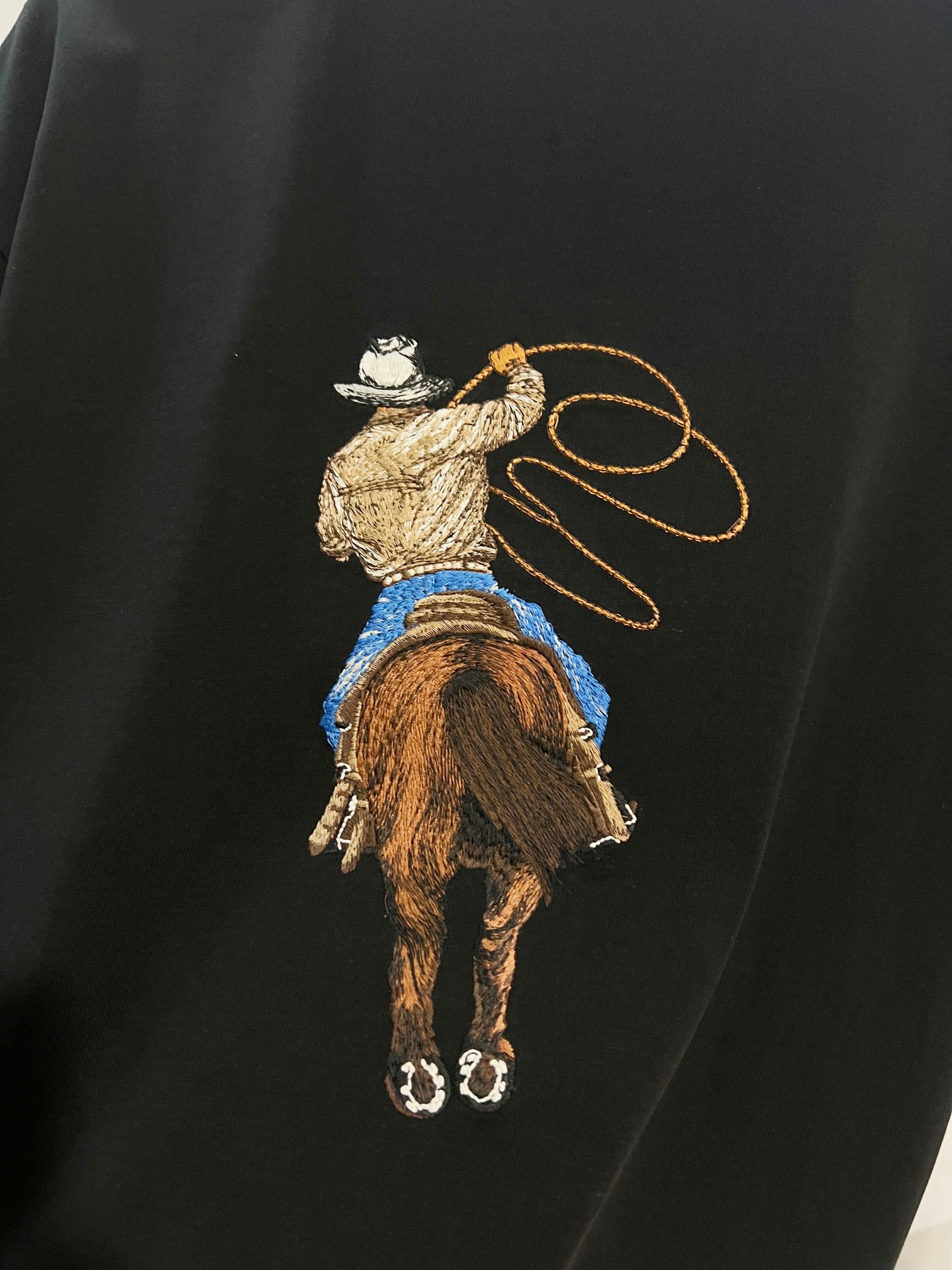 Louis Vuitton Louis Vuitton 路易威登 LV 驴家 进口机重工刺绣西部牛仔套马绳索logo 短袖t恤