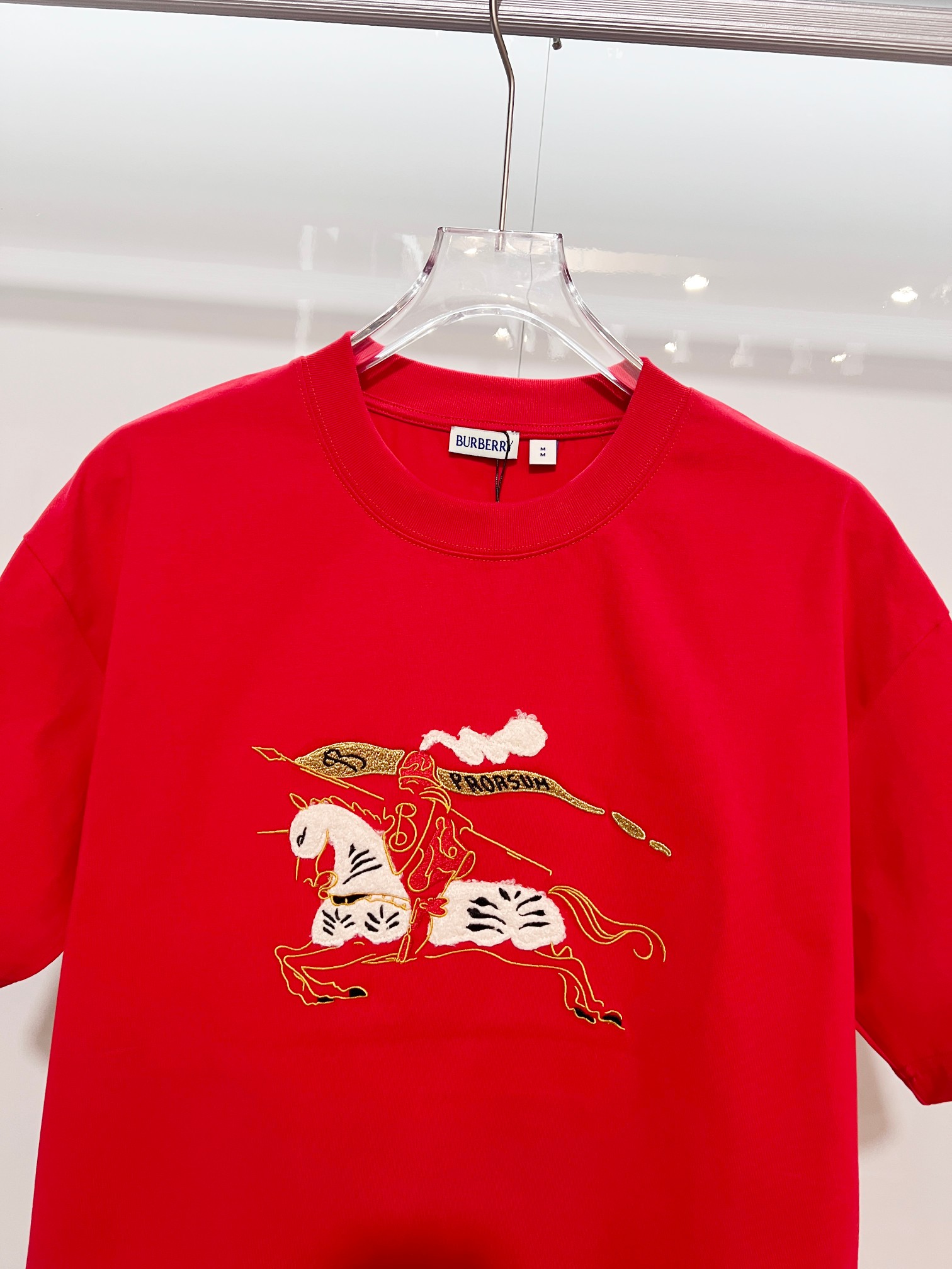Burberry Burberry 巴宝莉 BBR 2026新款 重工毛绒刺绣战马字母logo 短袖t恤