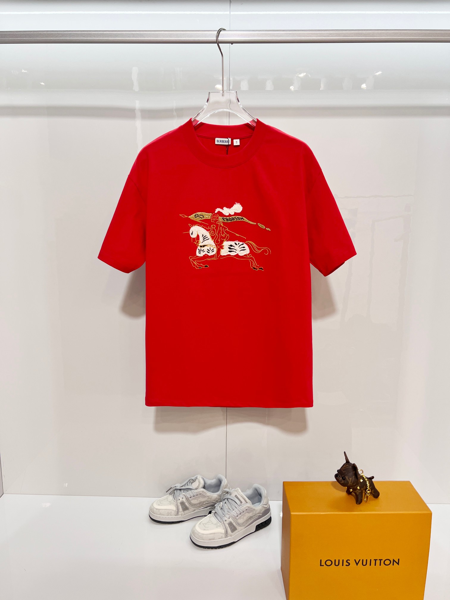 Burberry Burberry 巴宝莉 BBR 2026新款 重工毛绒刺绣战马字母logo 短袖t恤