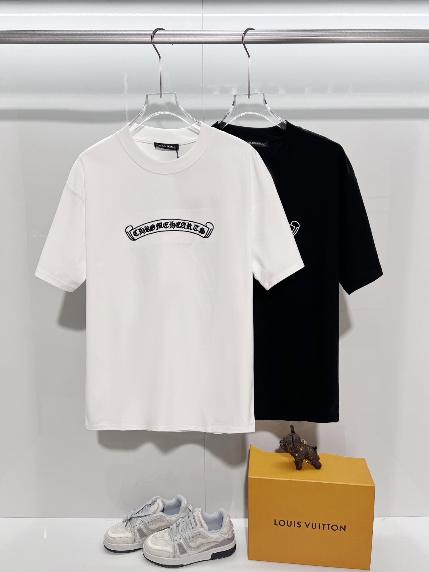 Chrome Hearts Chrome Hearts 克罗心 2026新款 前幅梵文字母logo 后背拼皮十字架 短袖t恤