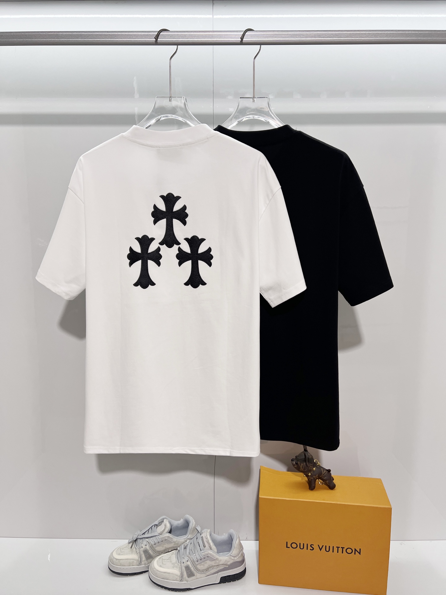 Chrome Hearts Chrome Hearts 克罗心 2026新款 前幅梵文字母logo 后背拼皮十字架 短袖t恤