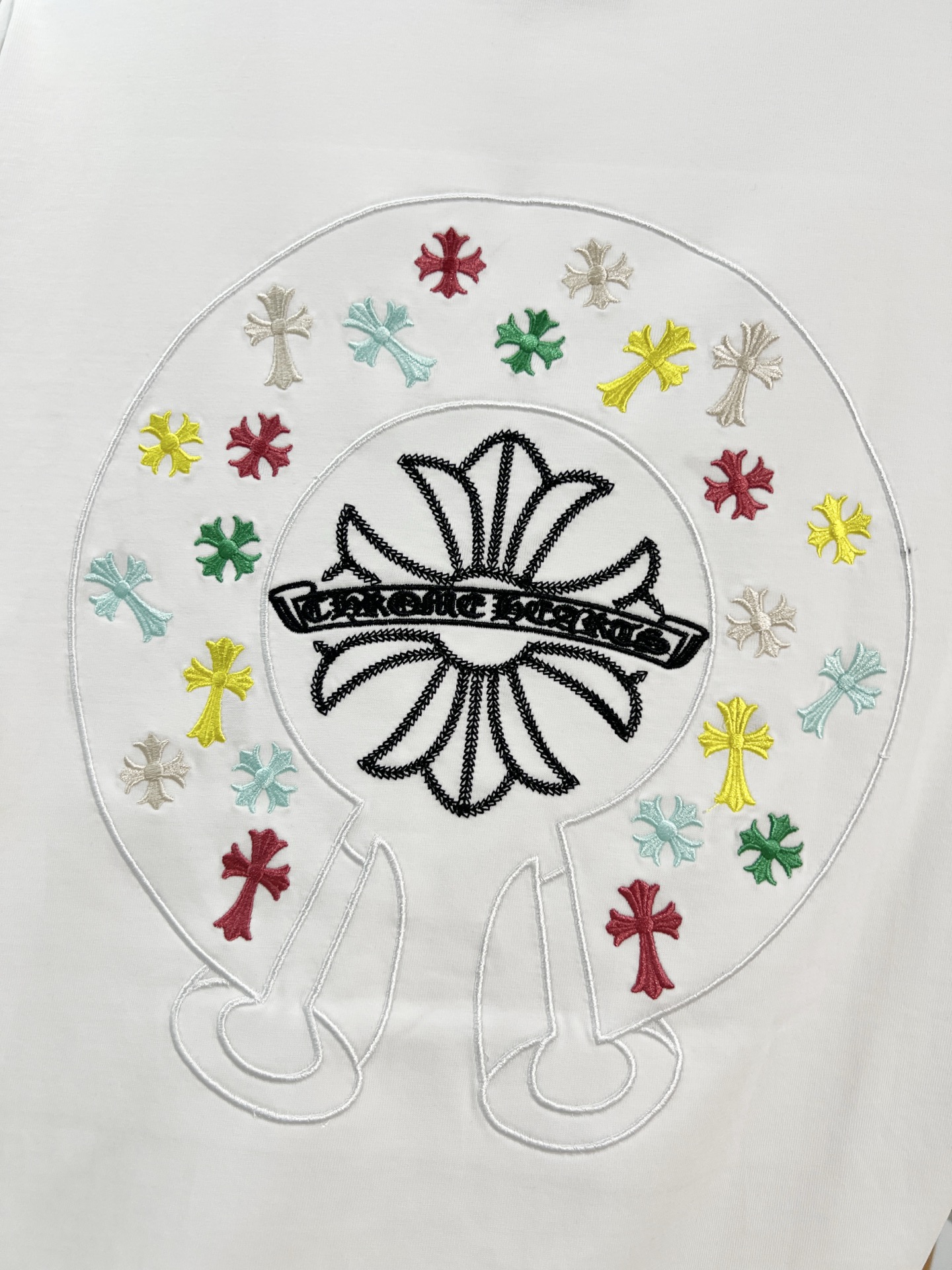 Chrome Hearts Chrome Hearts 克罗心 2026新款 多重刺绣工艺 彩绣梵文马蹄花字母logo 短袖t恤