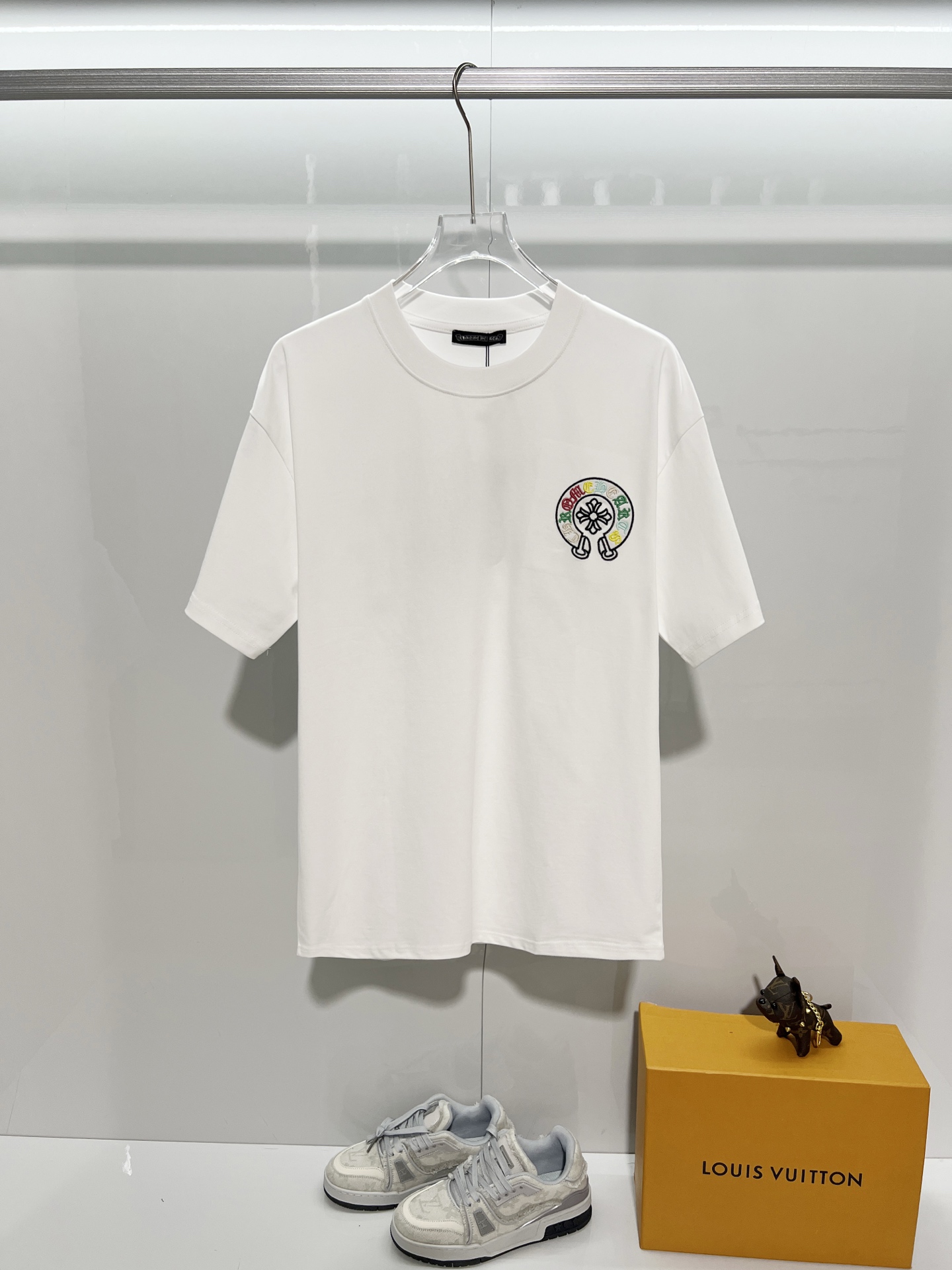 Chrome Hearts Chrome Hearts 克罗心 2026新款 多重刺绣工艺 彩绣梵文马蹄花字母logo 短袖t恤