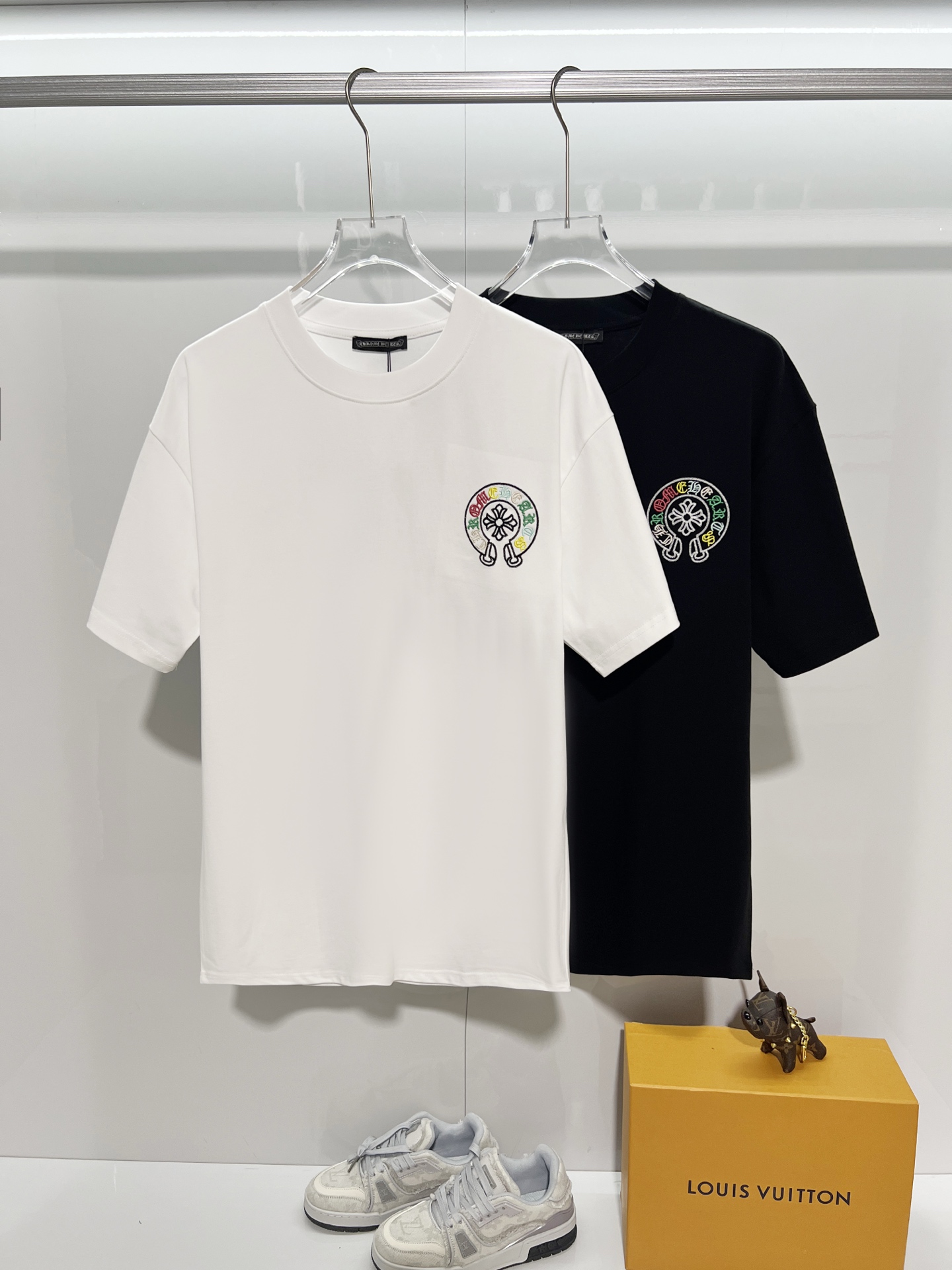 Chrome Hearts Chrome Hearts 克罗心 2026新款 多重刺绣工艺 彩绣梵文马蹄花字母logo 短袖t恤
